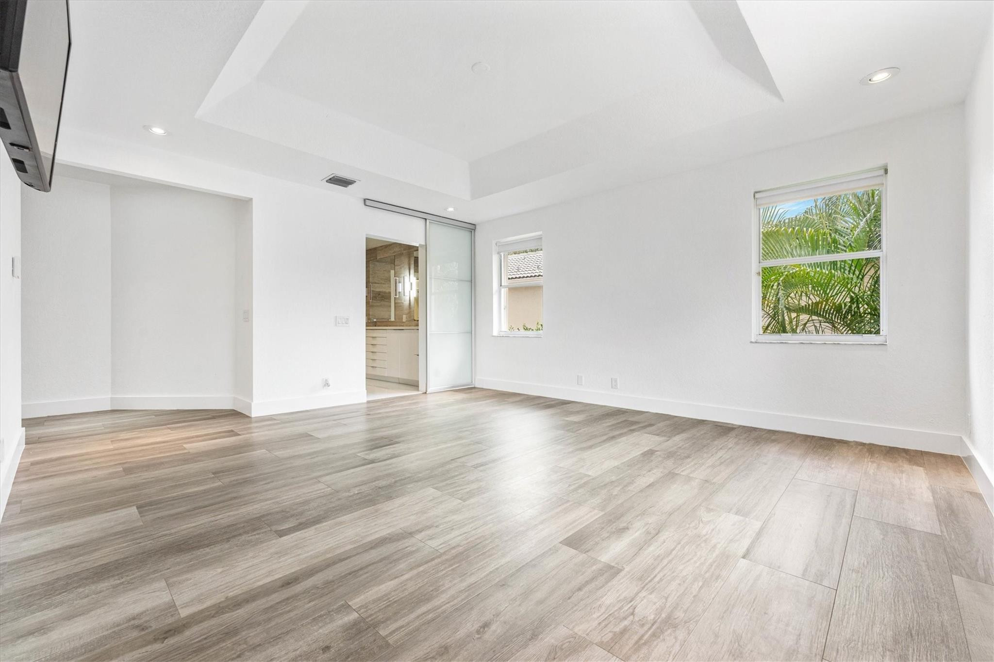 1642 Victoria Pointe Cir