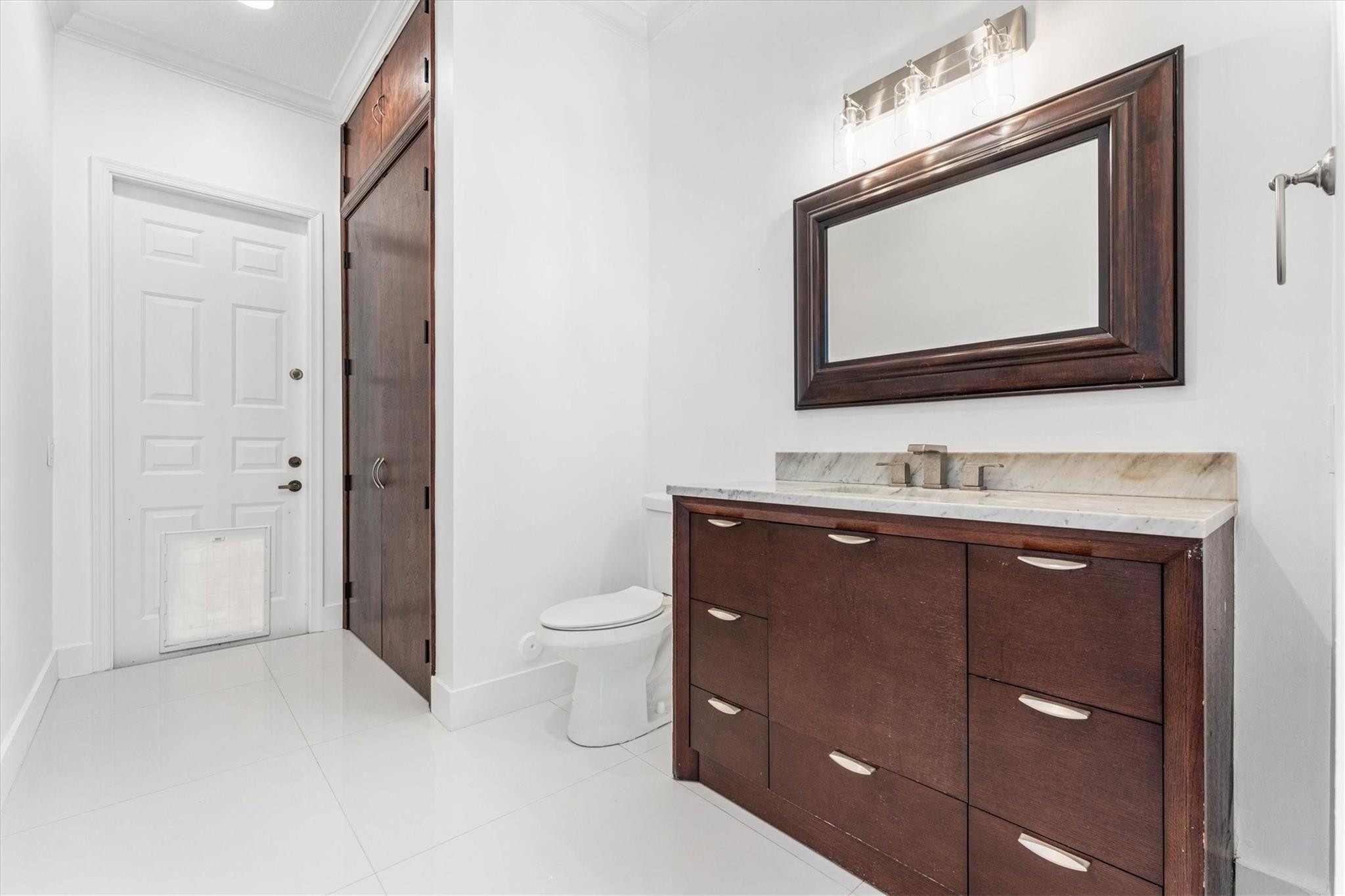 1642 Victoria Pointe Cir