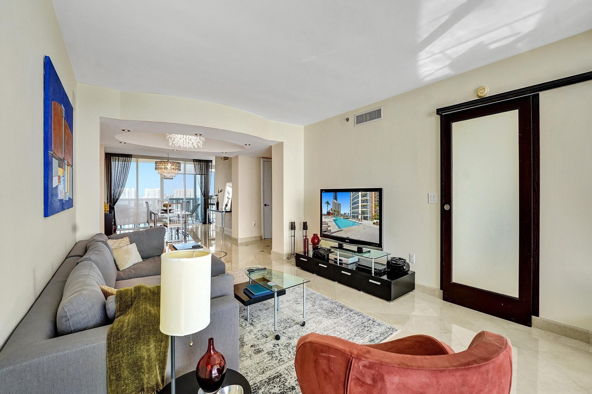 18911 COLLINS AVE 2706