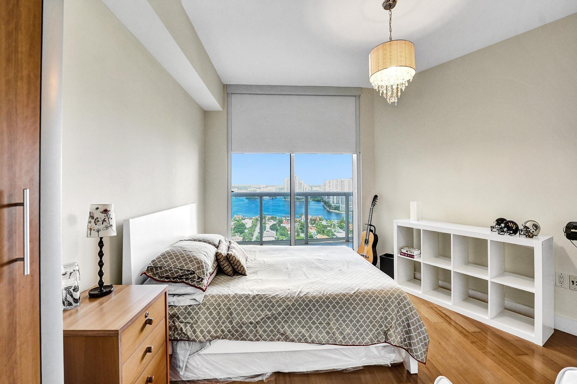 18911 COLLINS AVE 2706