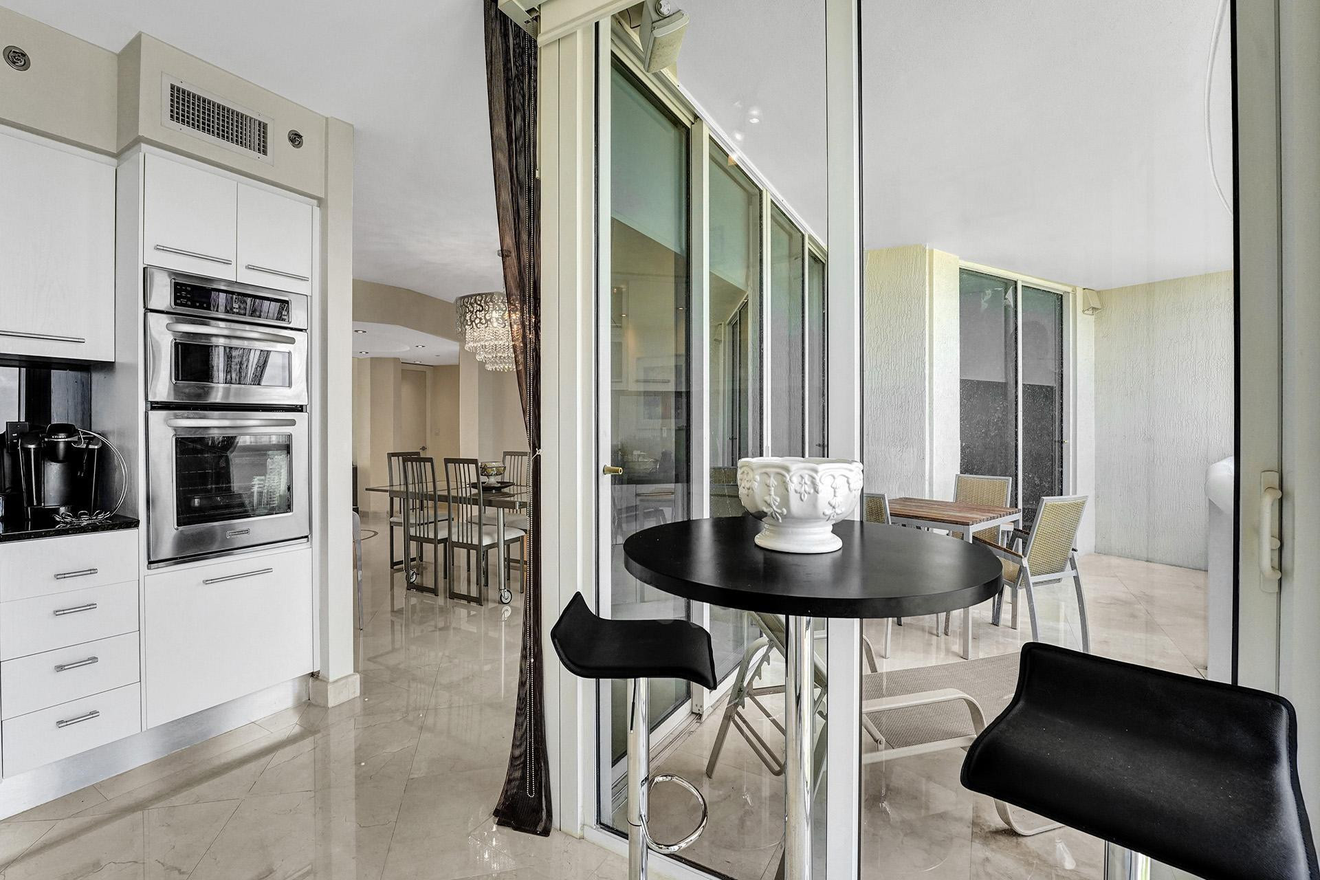 18911 COLLINS AVE 2706