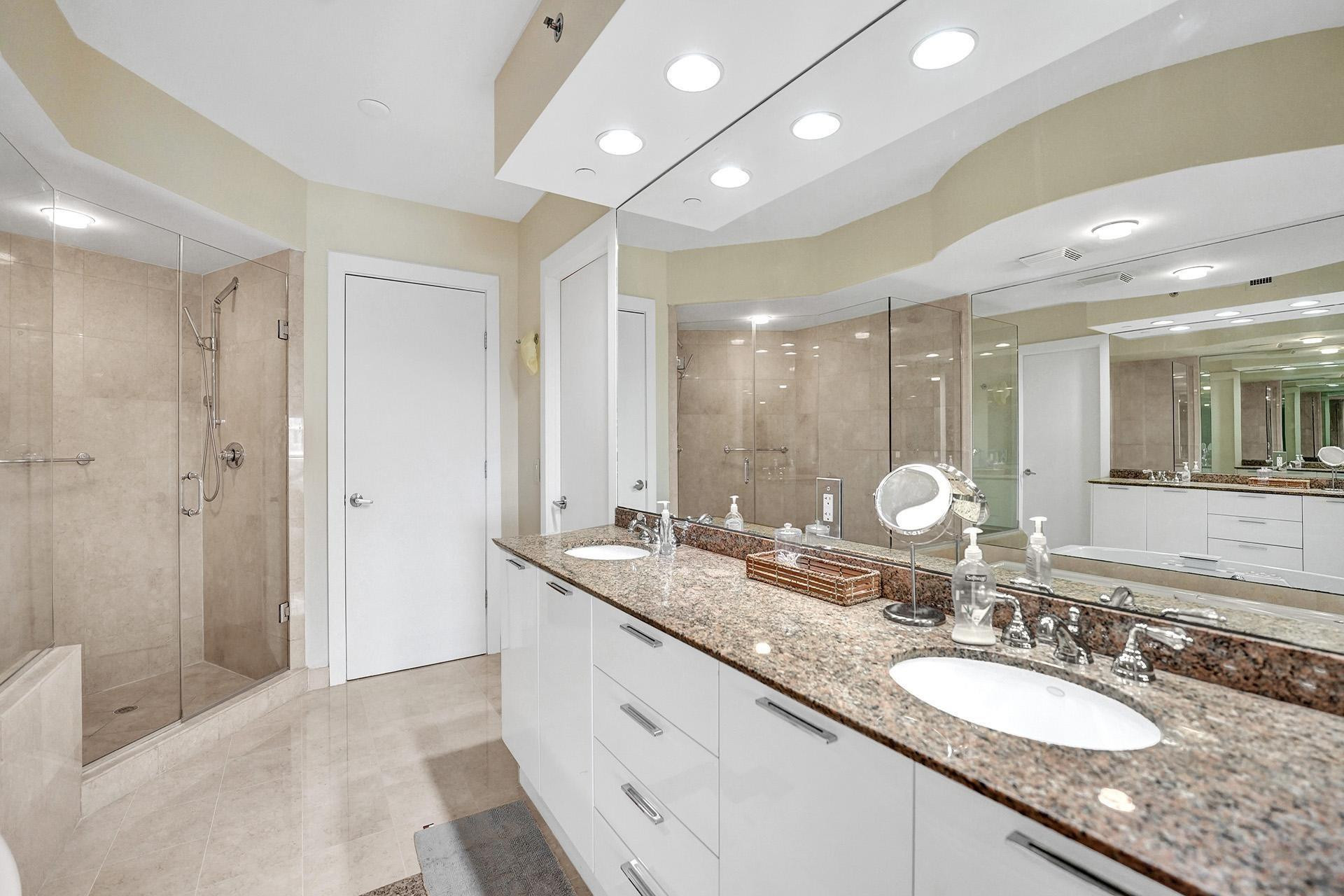 18911 COLLINS AVE 2706