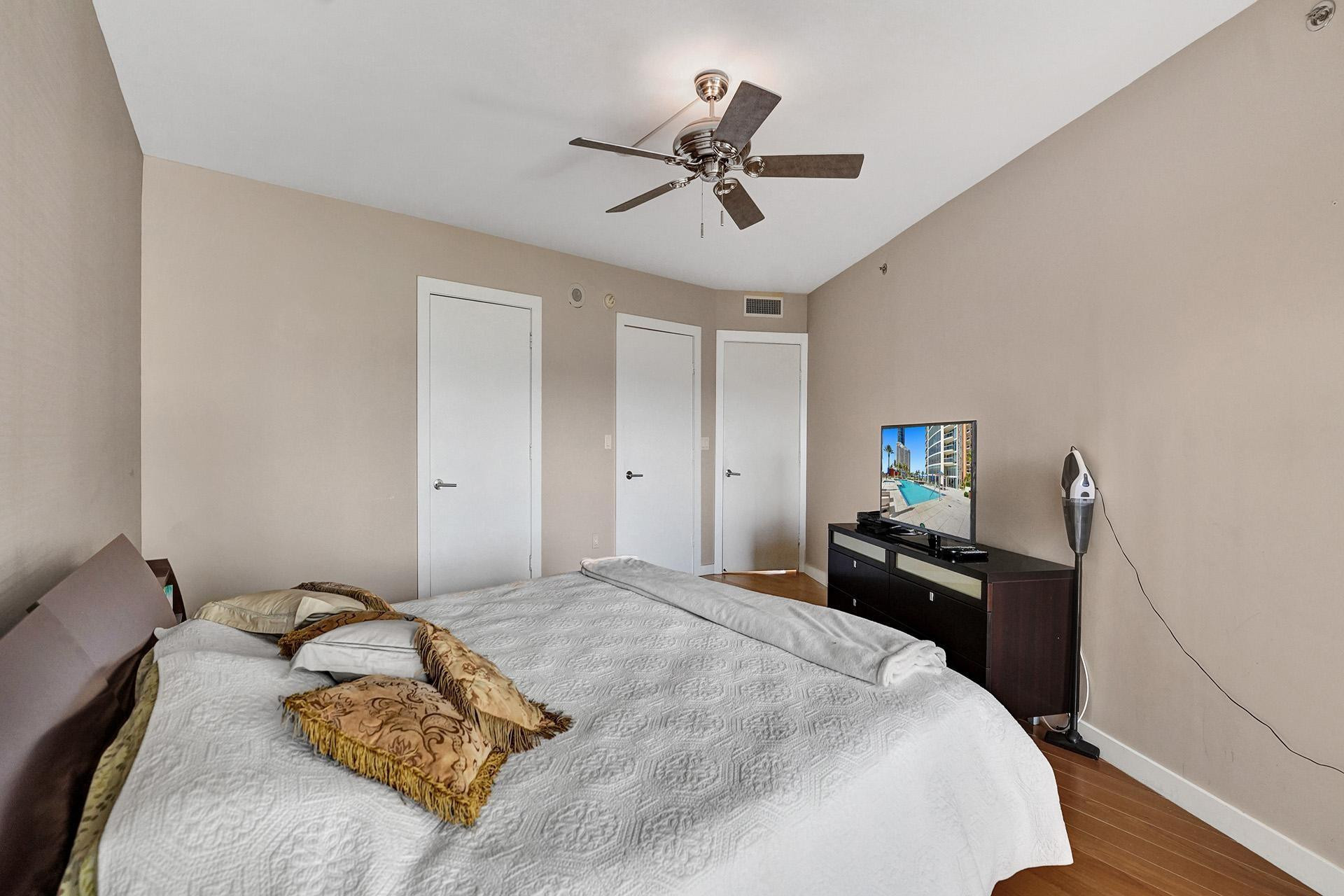18911 COLLINS AVE 2706