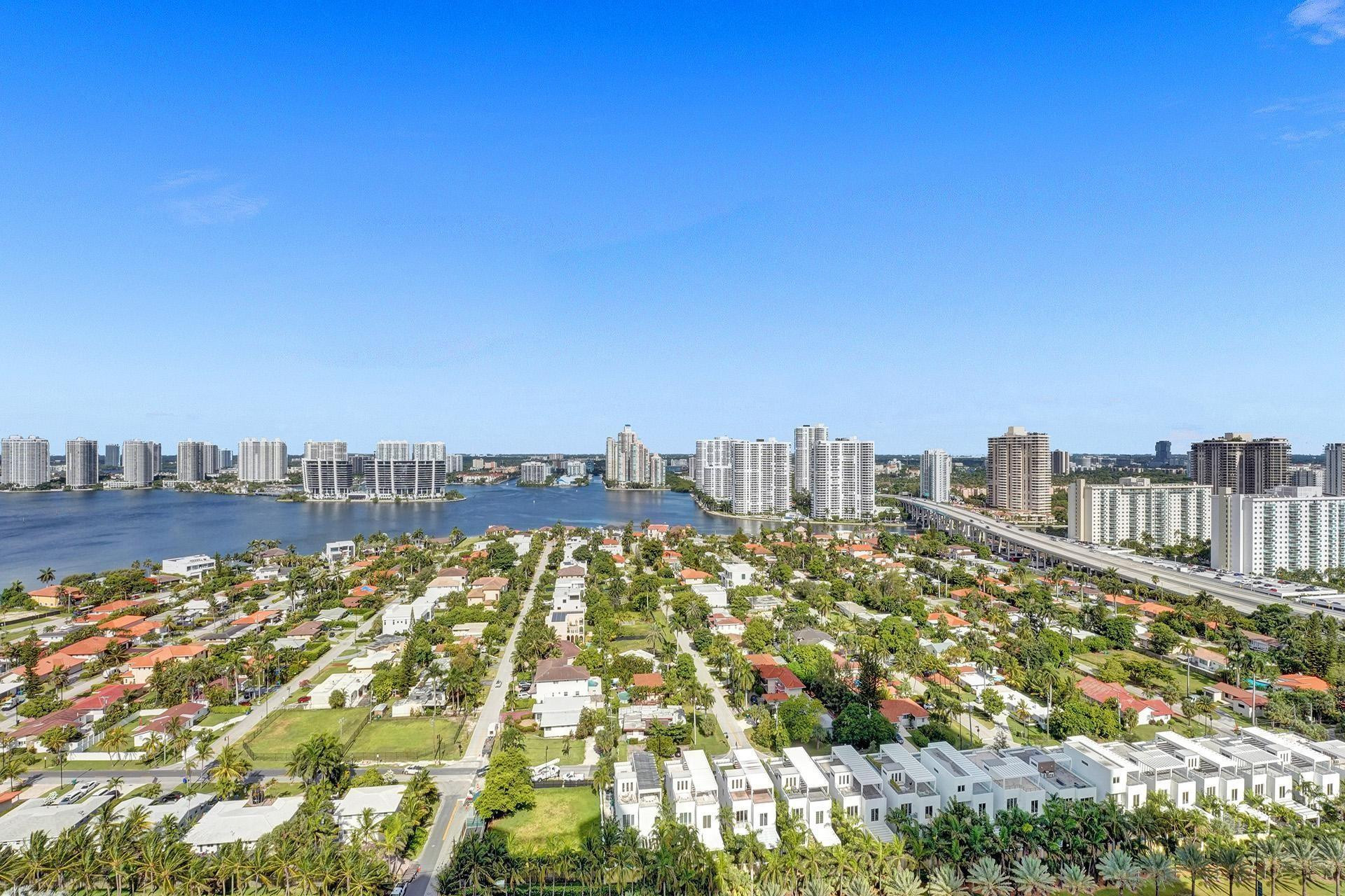 18911 COLLINS AVE 2706