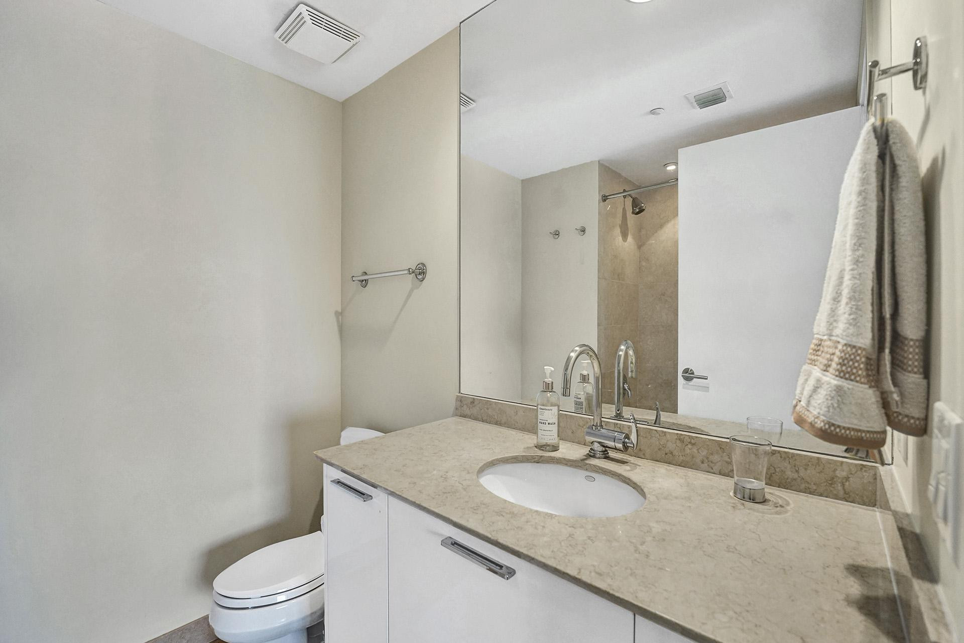 18911 COLLINS AVE 2706