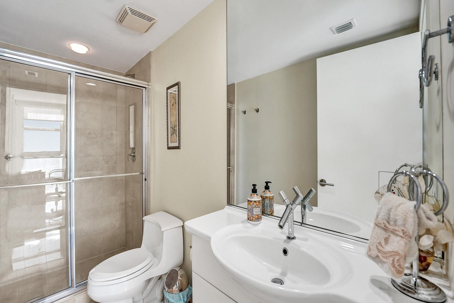 18911 COLLINS AVE 2706