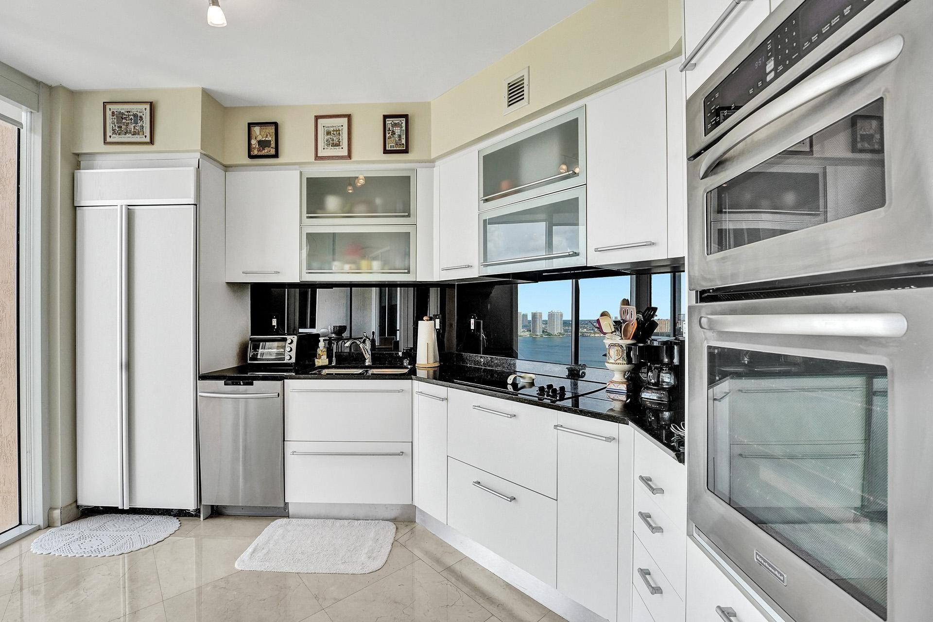 18911 COLLINS AVE 2706