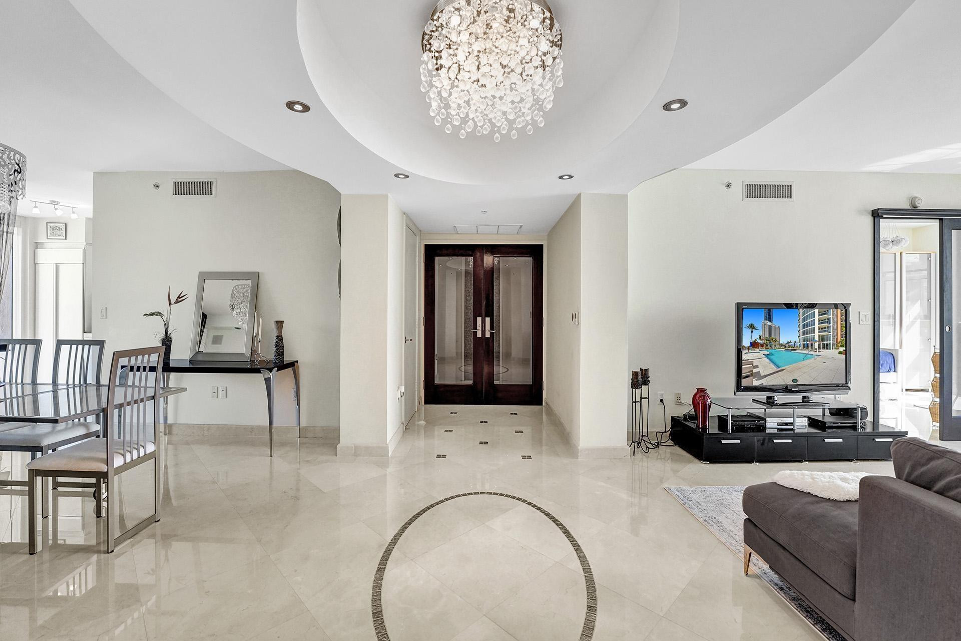18911 COLLINS AVE 2706