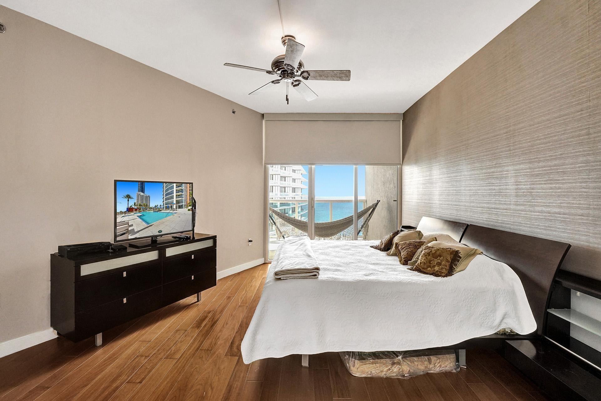 18911 COLLINS AVE 2706