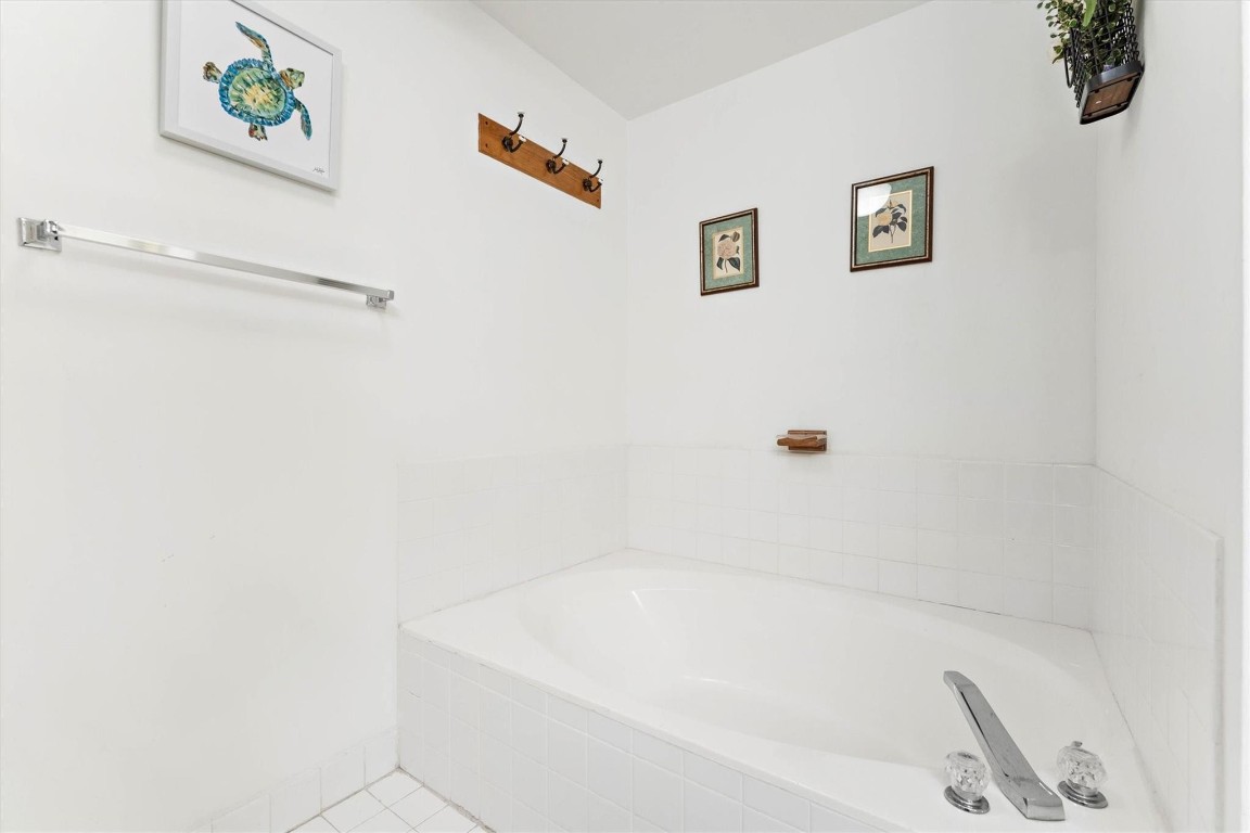 3610 Yacht Club Dr 107