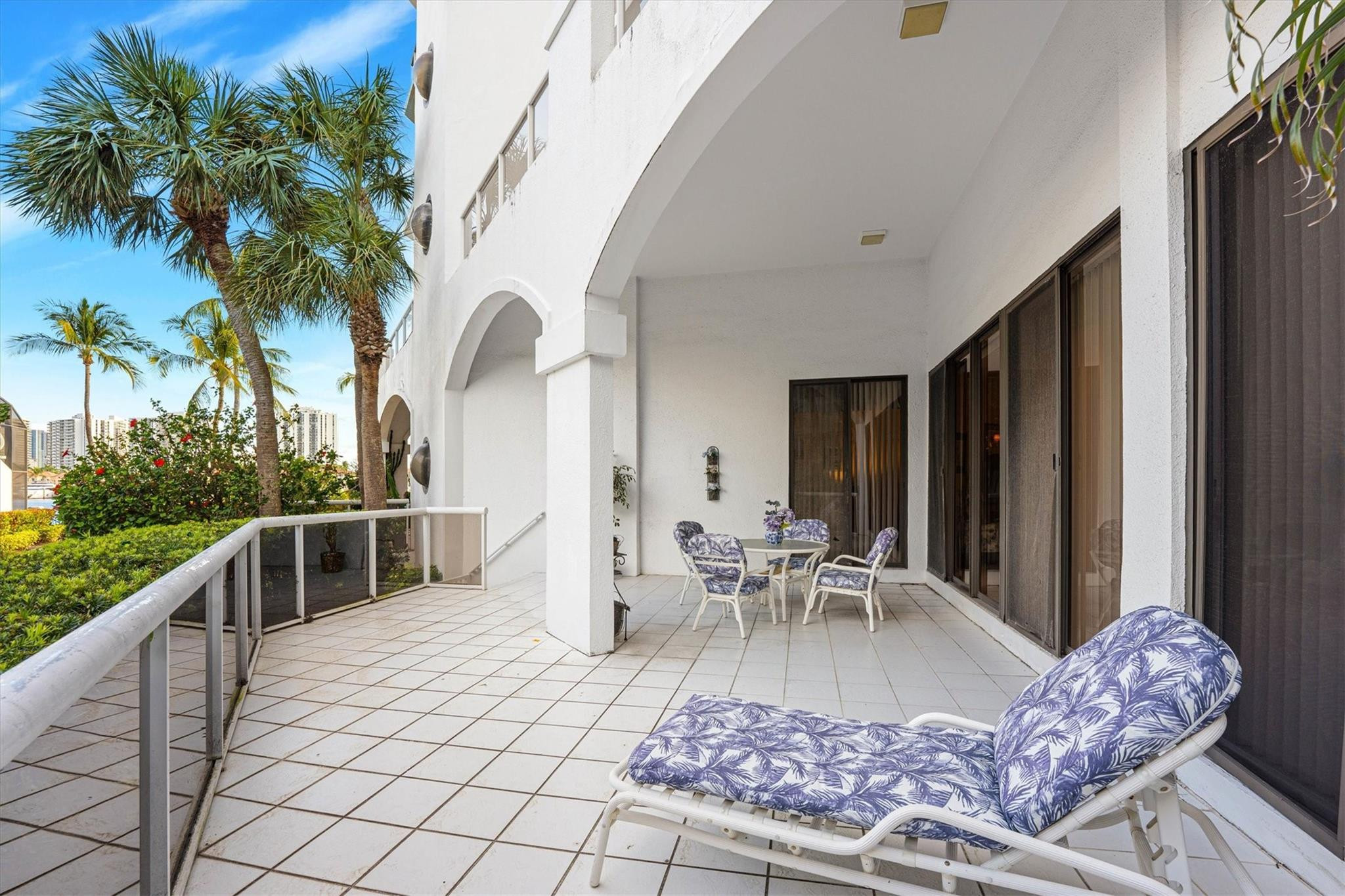 3610 Yacht Club Dr 107