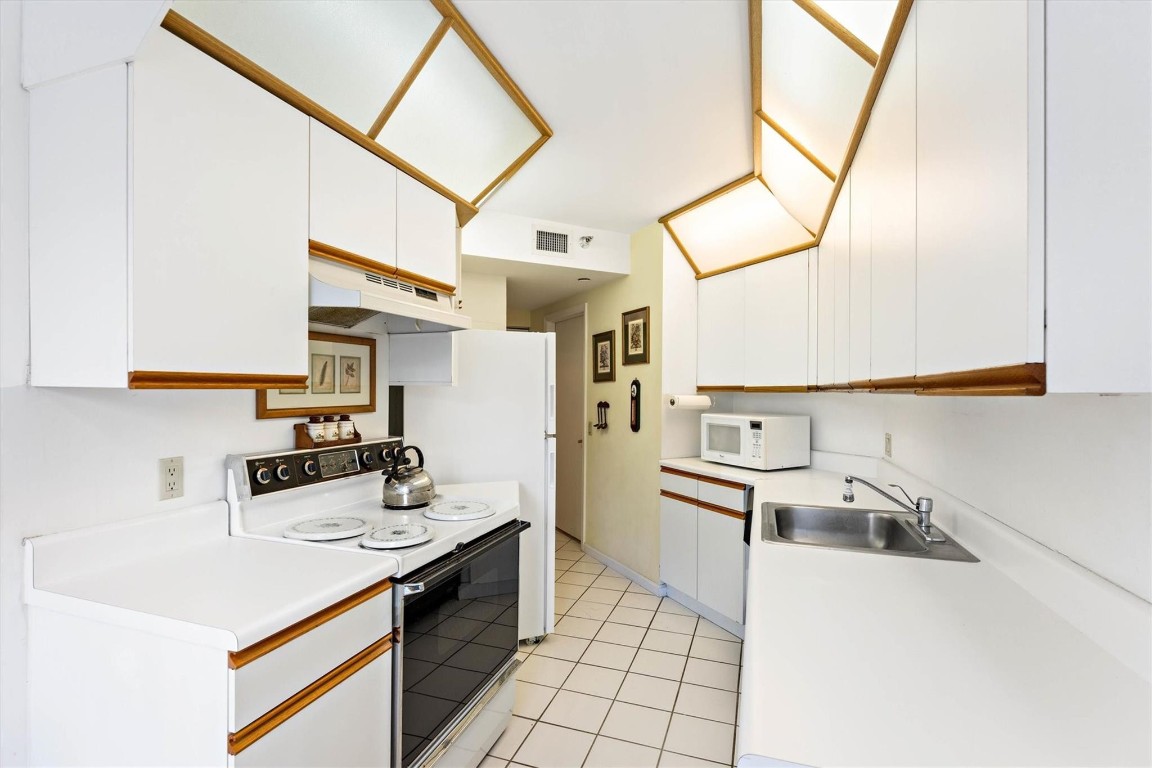 3610 Yacht Club Dr 107