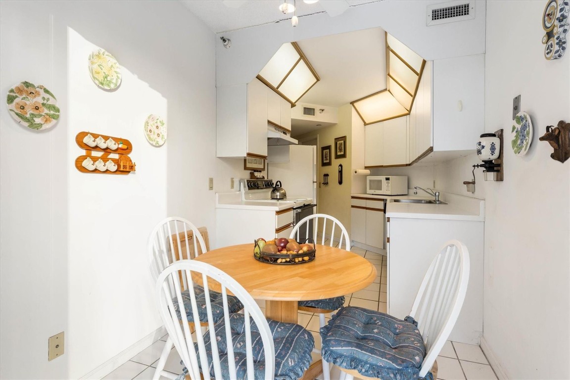 3610 Yacht Club Dr 107