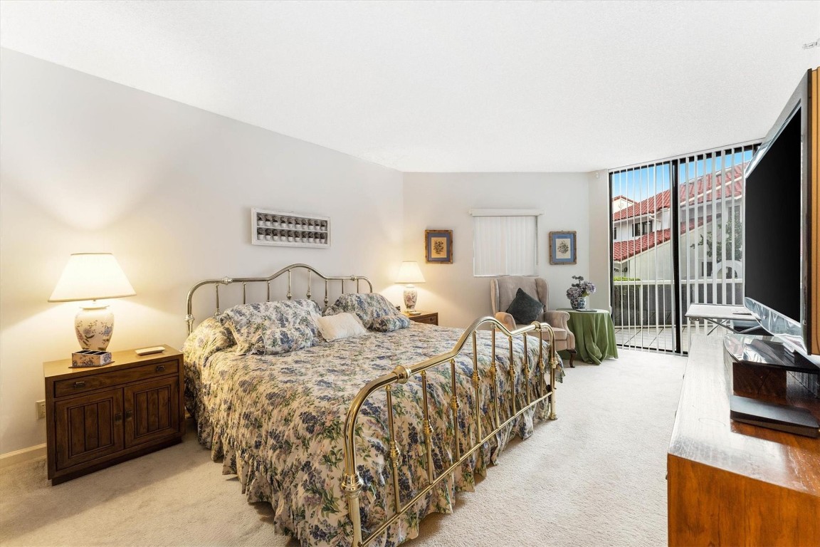 3610 Yacht Club Dr 107