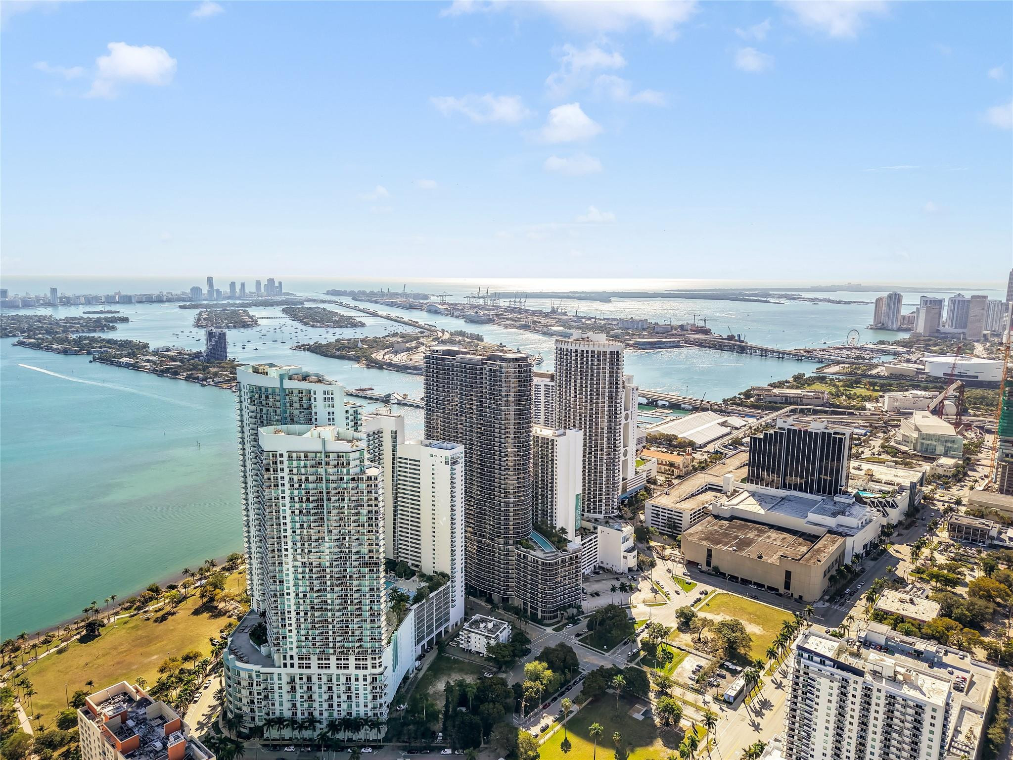 1900 N Bayshore Dr. 2207