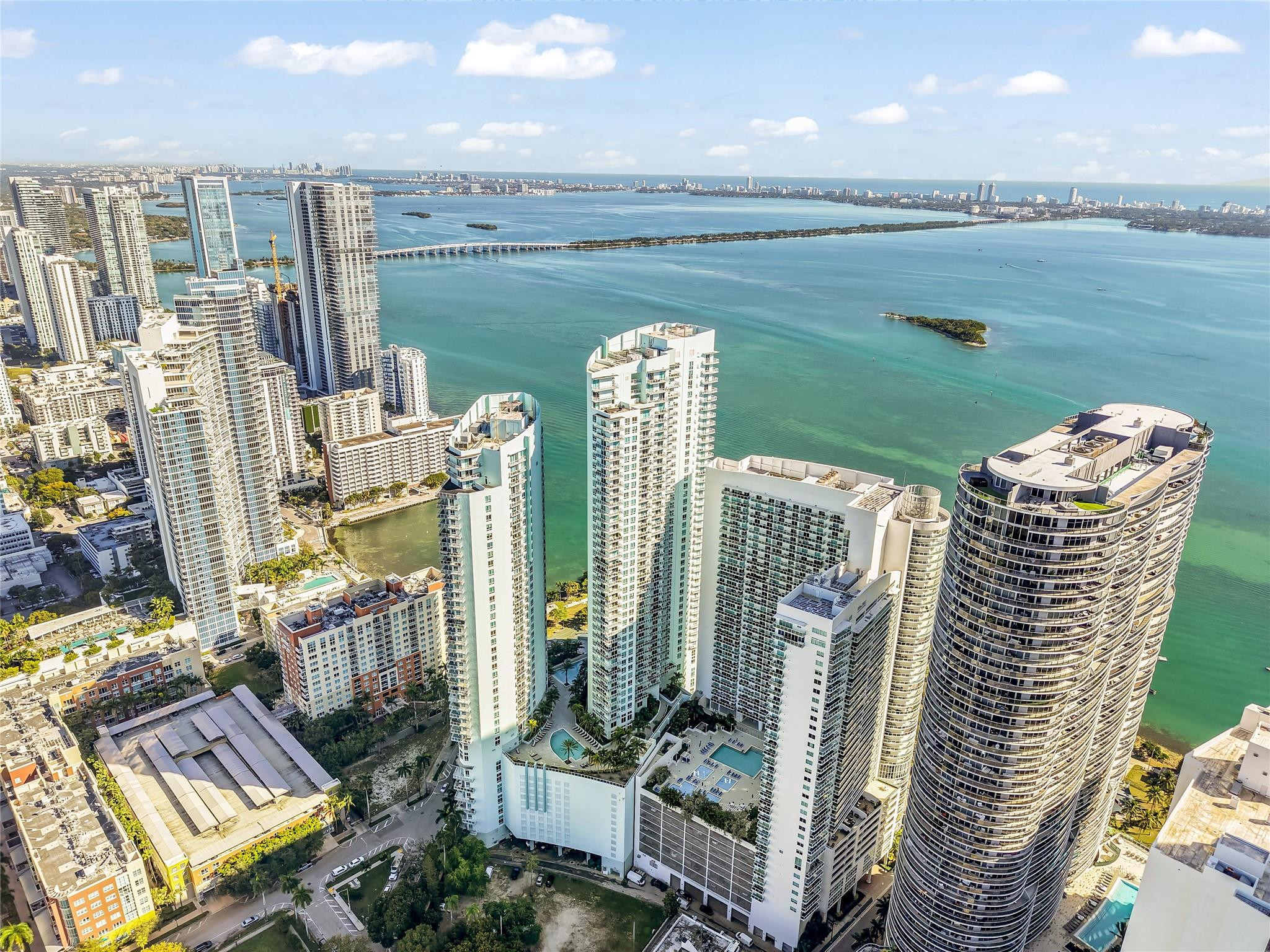 1900 N Bayshore Dr. 2207