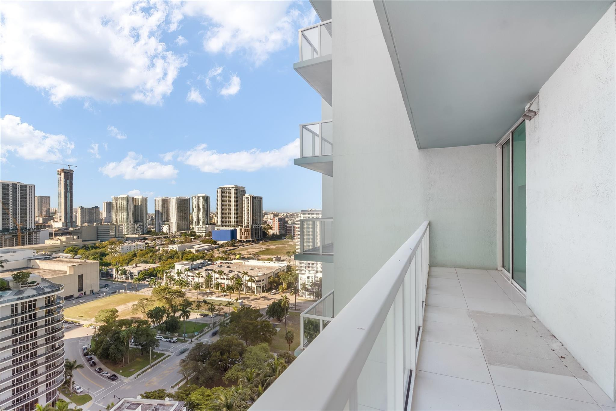 1900 N Bayshore Dr. 2207