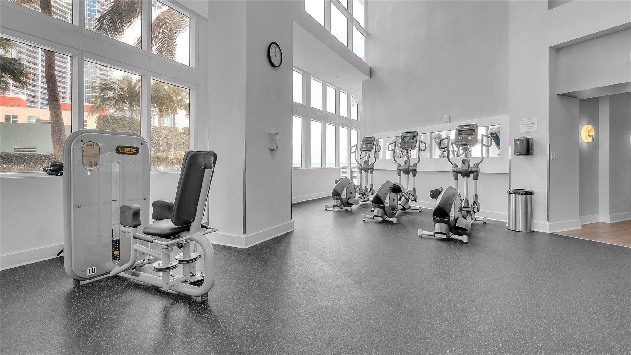 1900 N Bayshore Dr. 2207