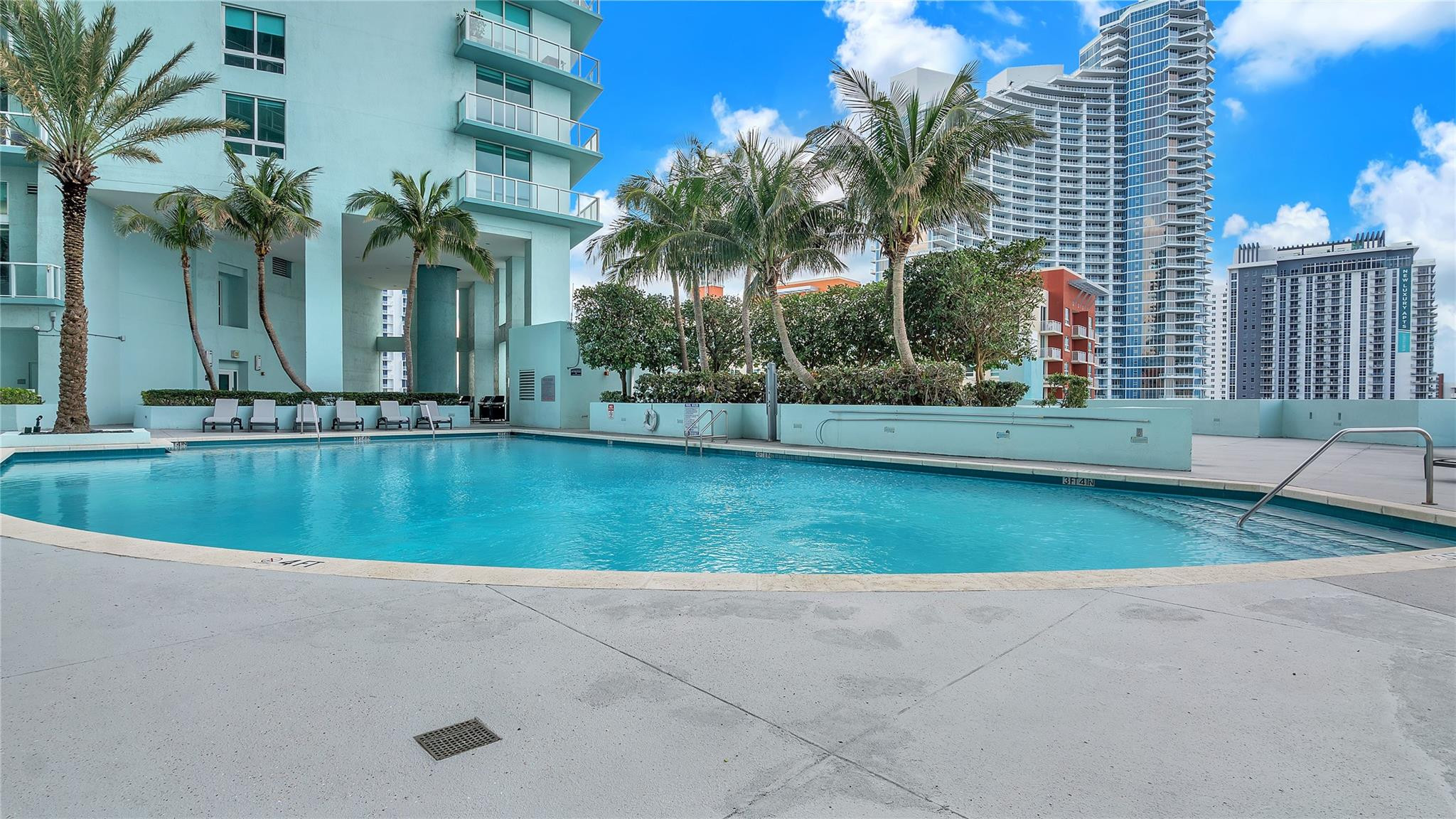 1900 N Bayshore Dr. 2207