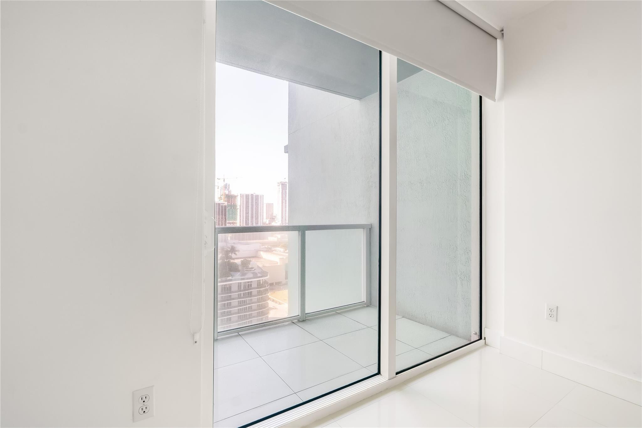 1900 N Bayshore Dr. 2207