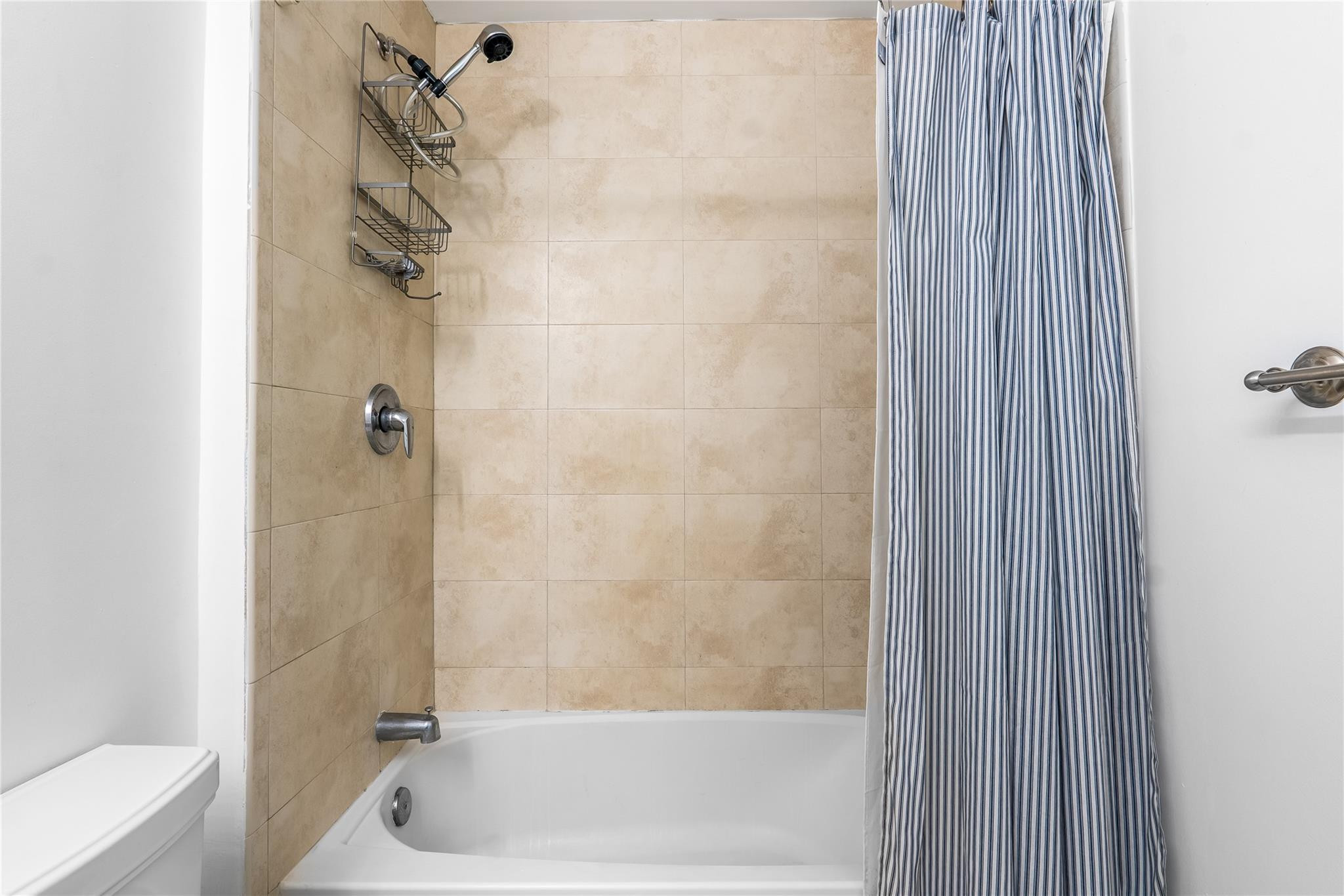 1900 N Bayshore Dr. 2207