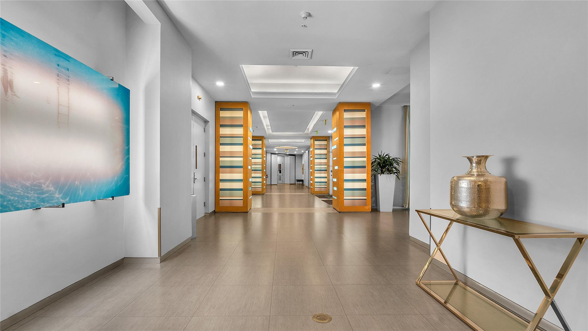 1900 N Bayshore Dr. 2207