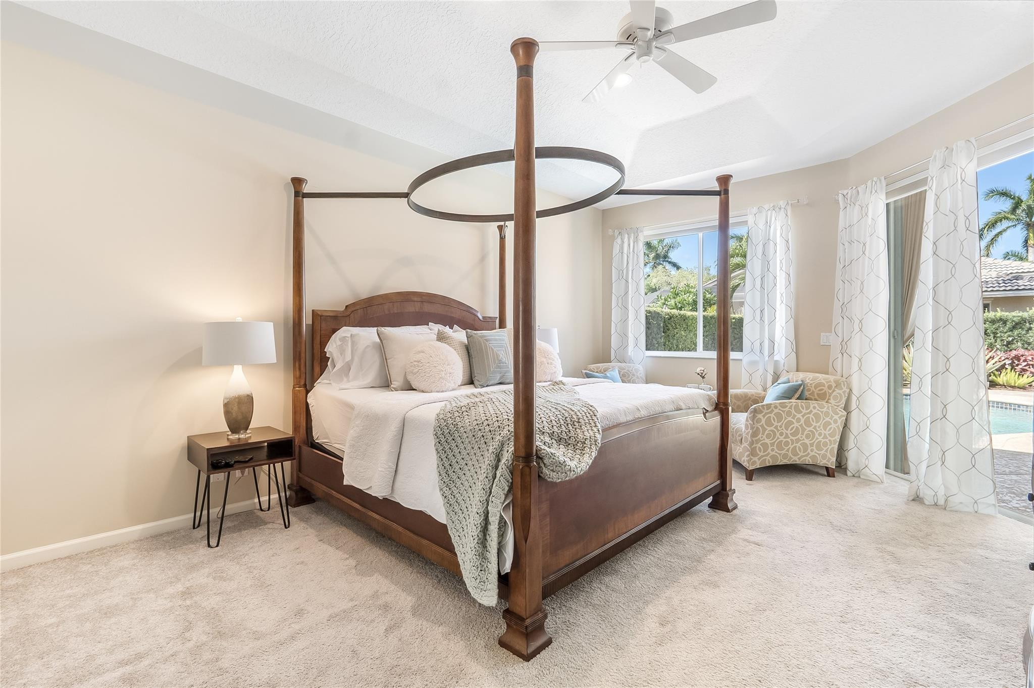 2553 Jardin Manor