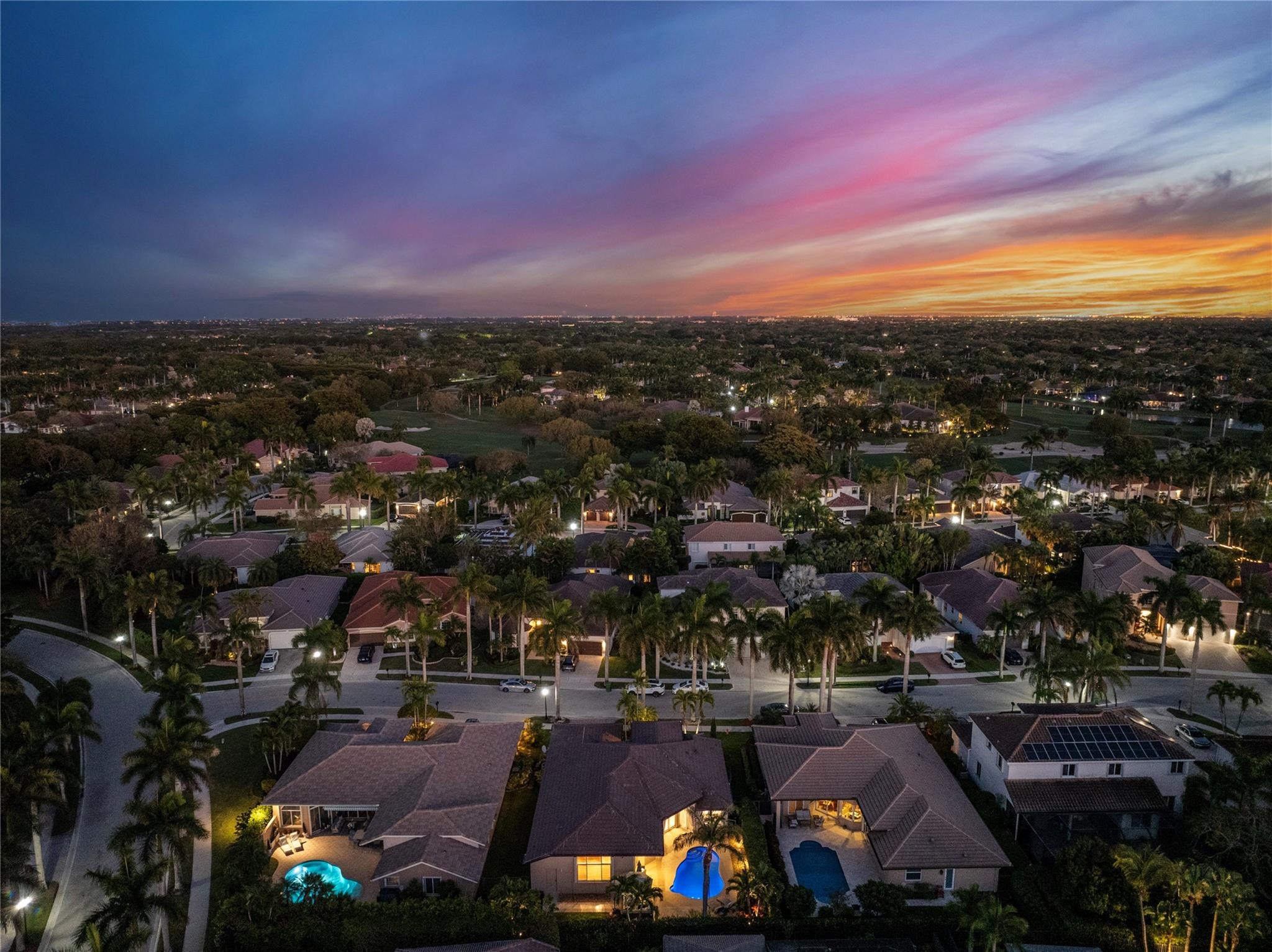2553 Jardin Manor