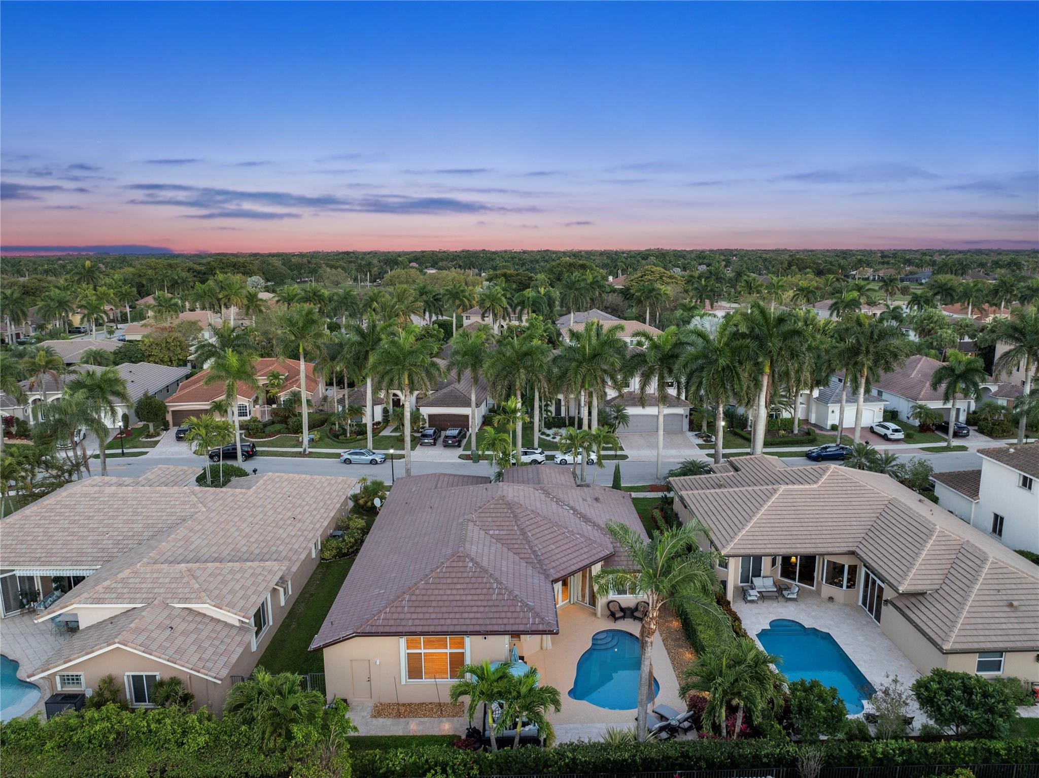 2553 Jardin Manor