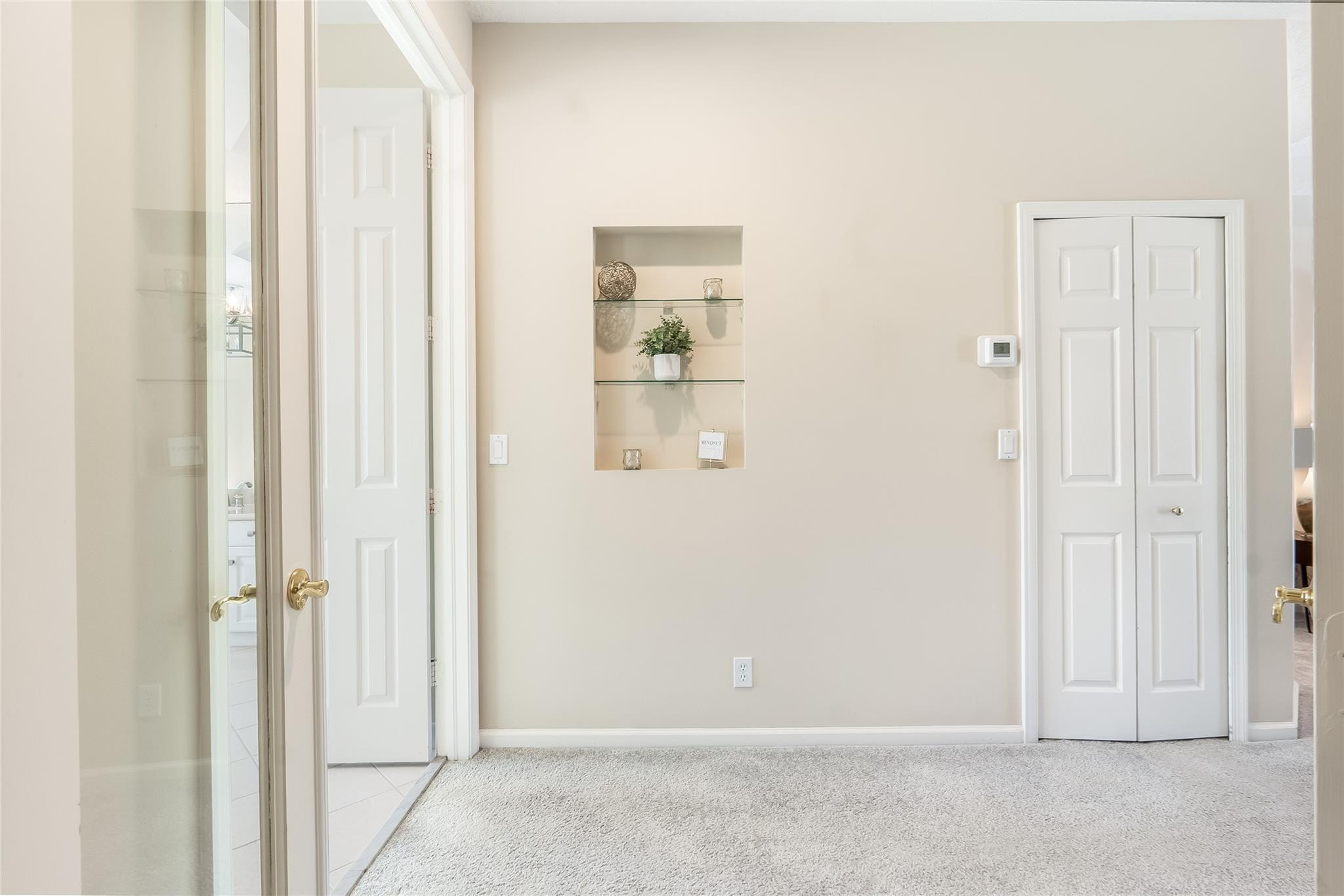 2553 Jardin Manor