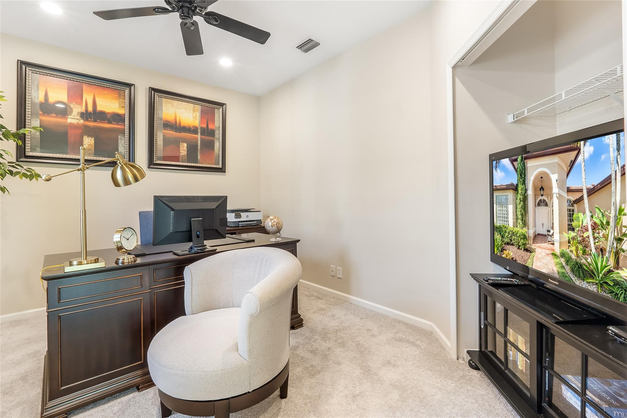 2553 Jardin Manor