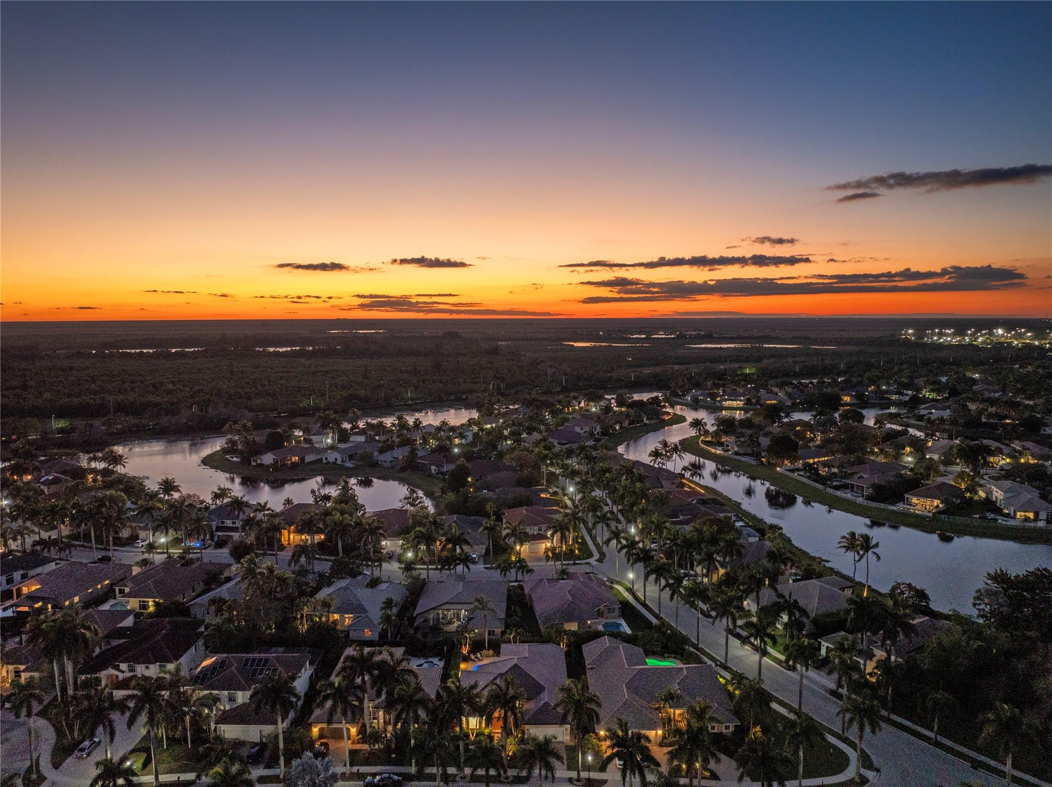 2553 Jardin Manor