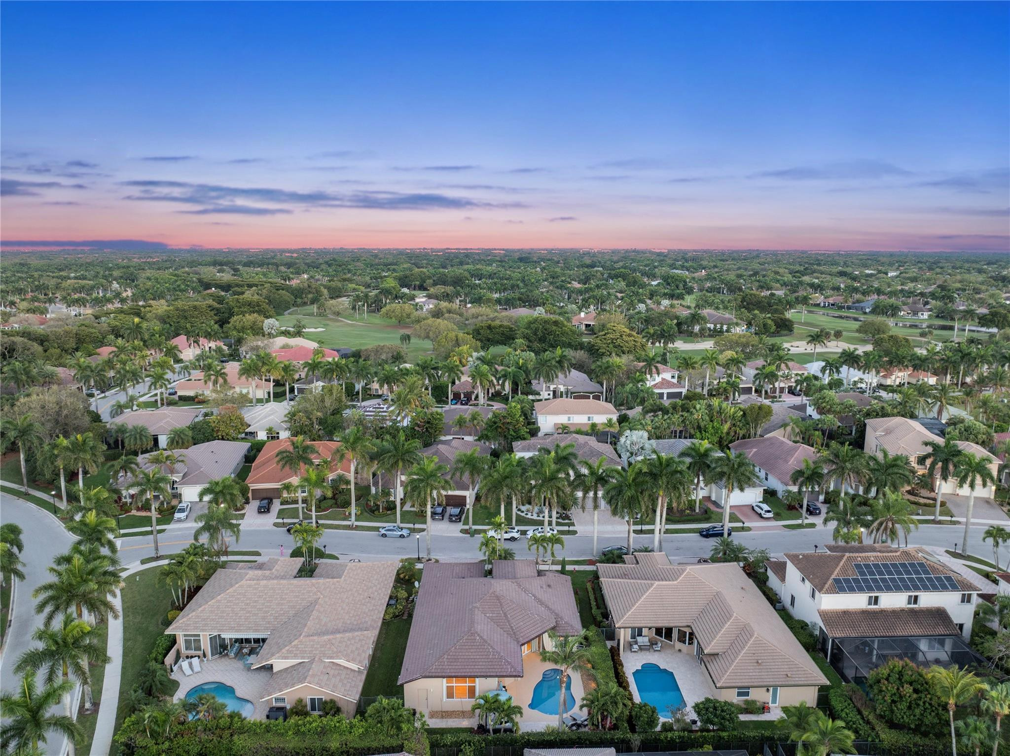 2553 Jardin Manor
