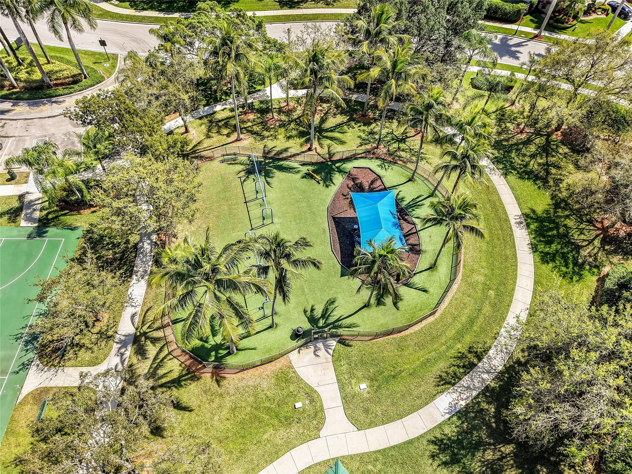 2553 Jardin Manor