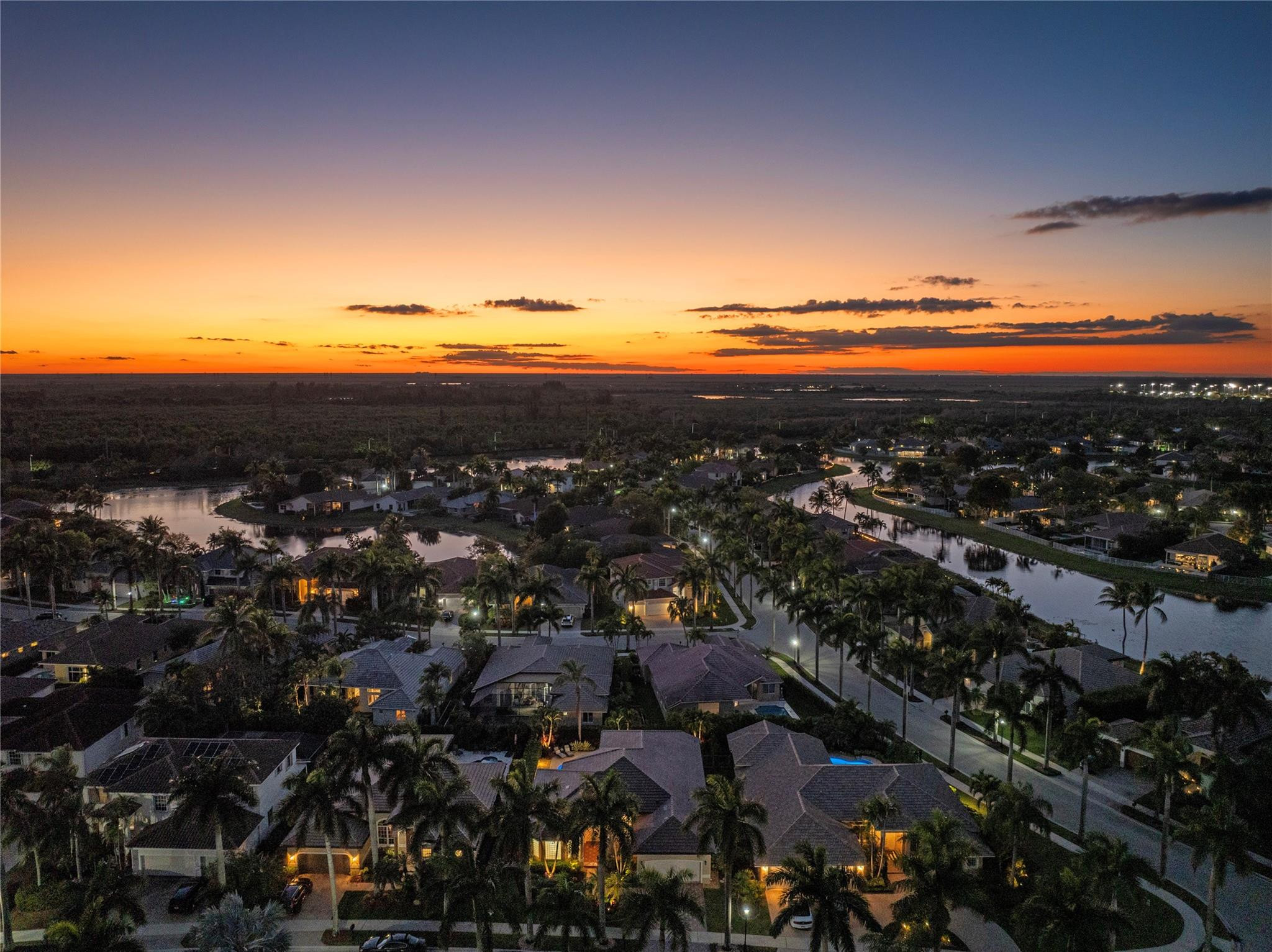 2553 Jardin Manor