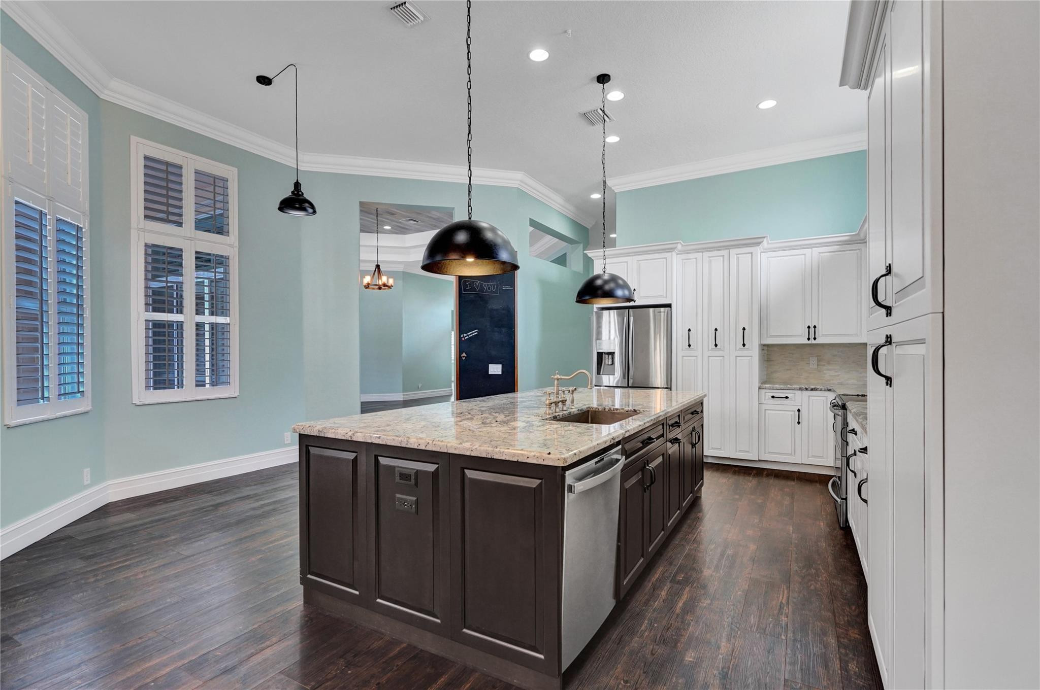 2414 Deer Creek Rd