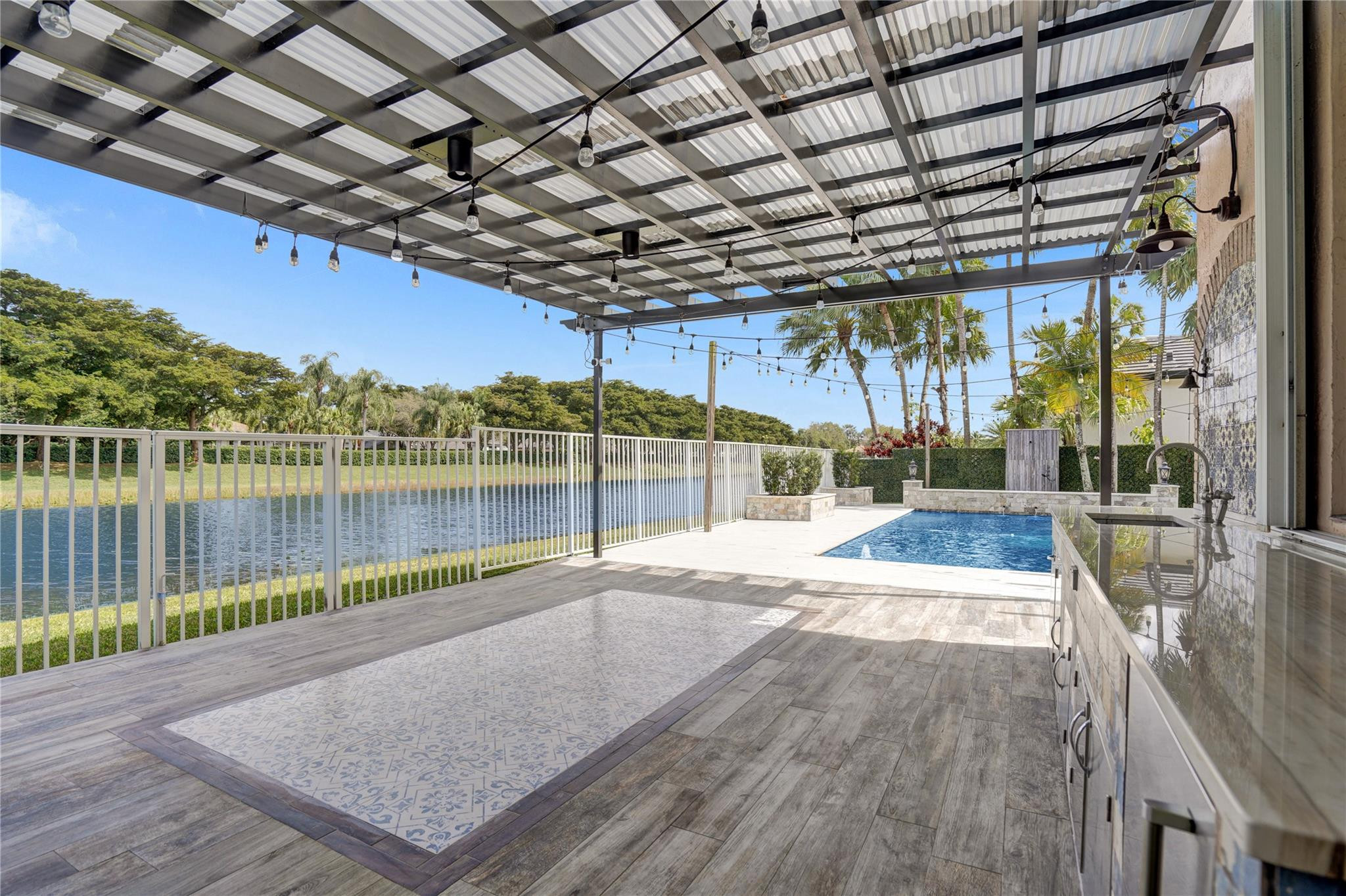 2414 Deer Creek Rd