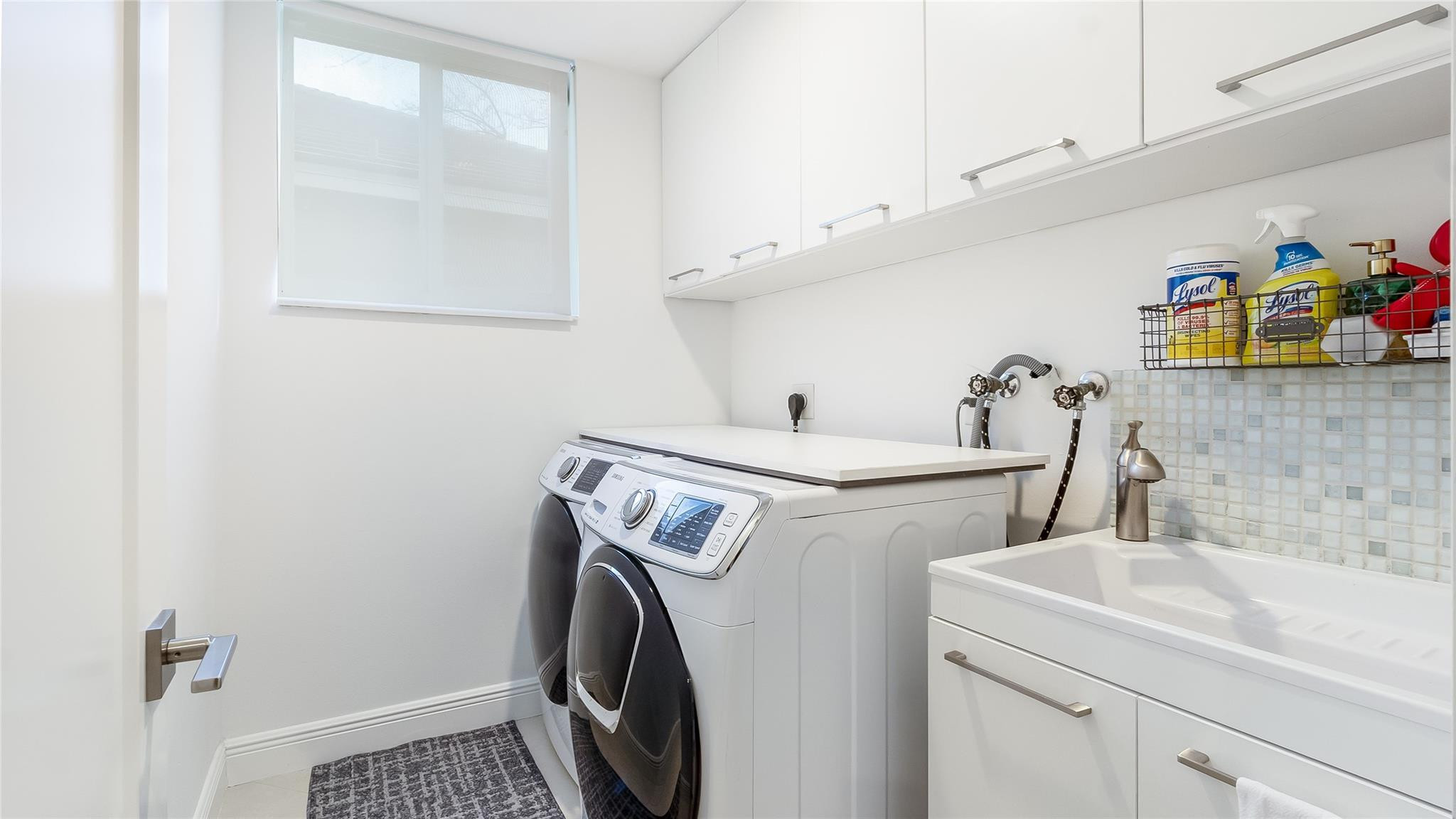1308 Chenille Cir