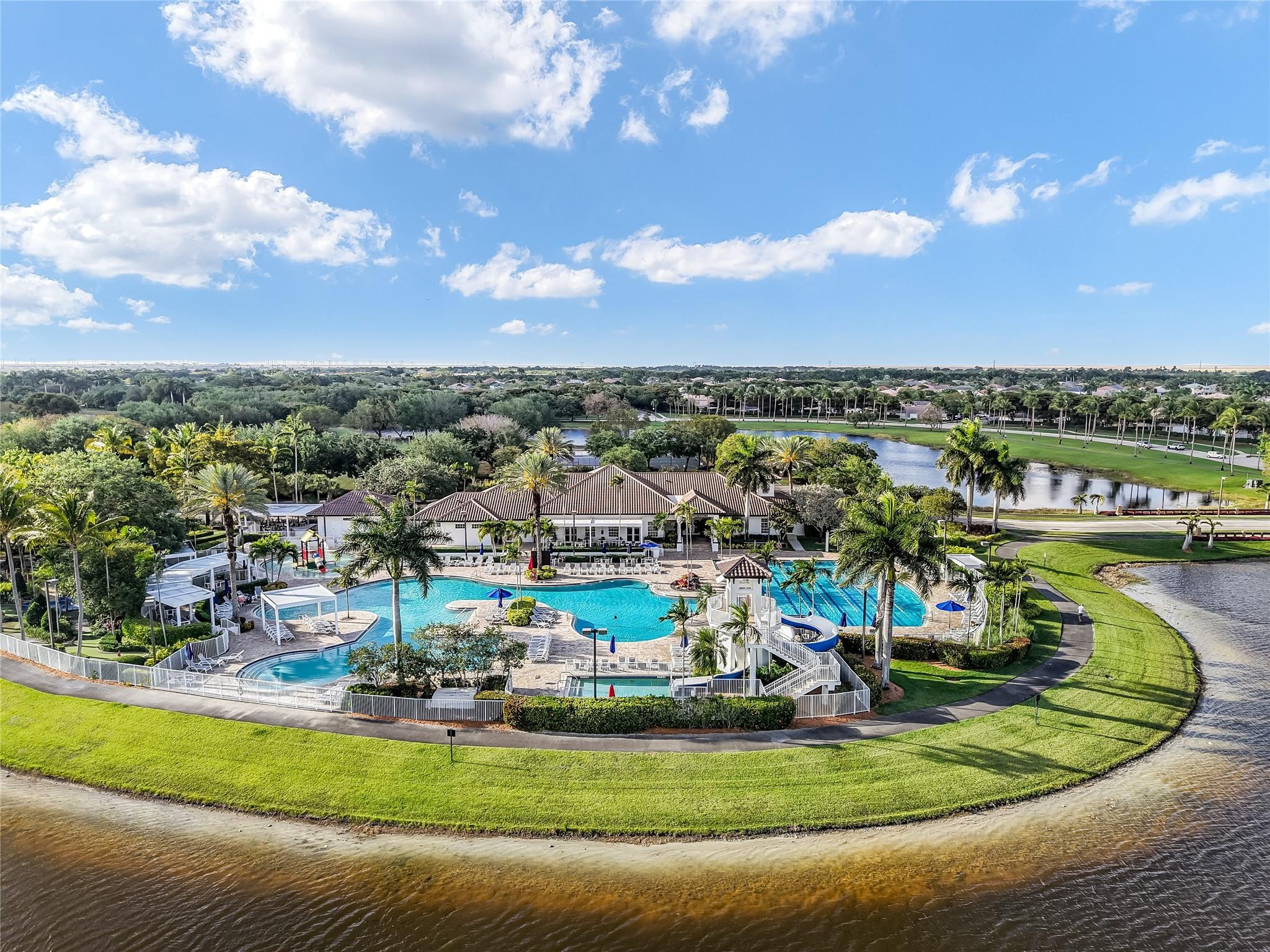 1308 Chenille Cir