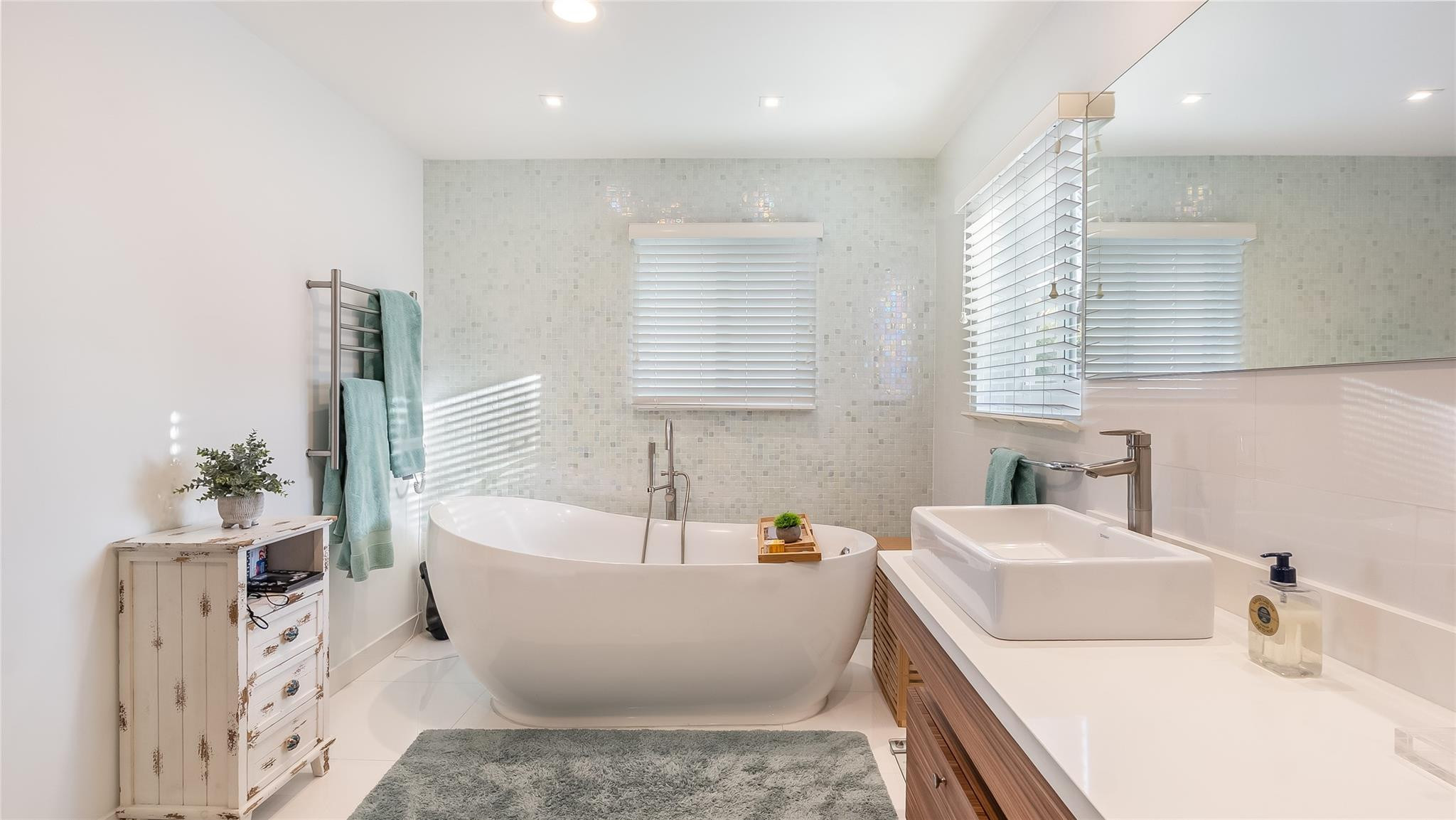 1308 Chenille Cir