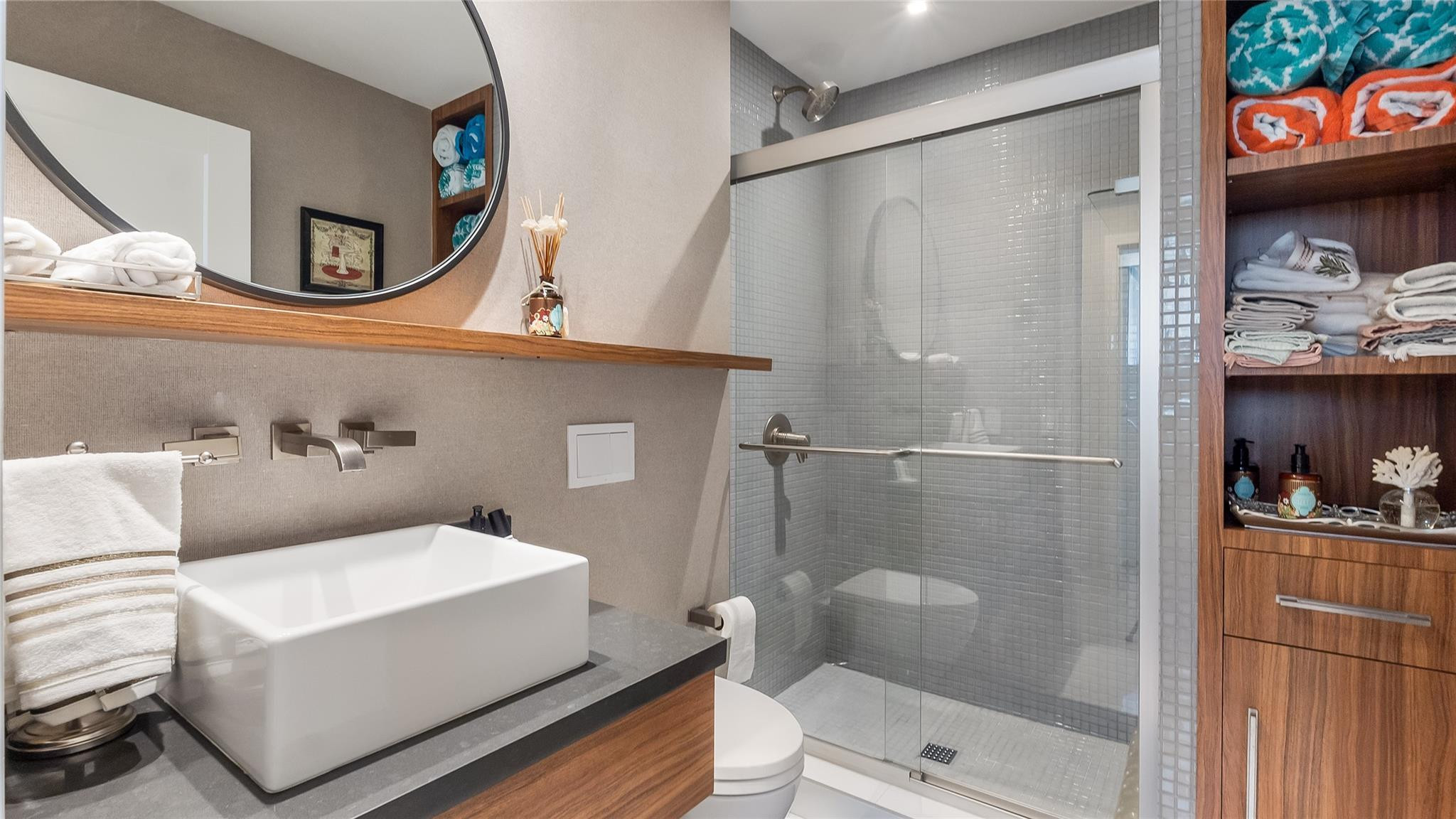 1308 Chenille Cir
