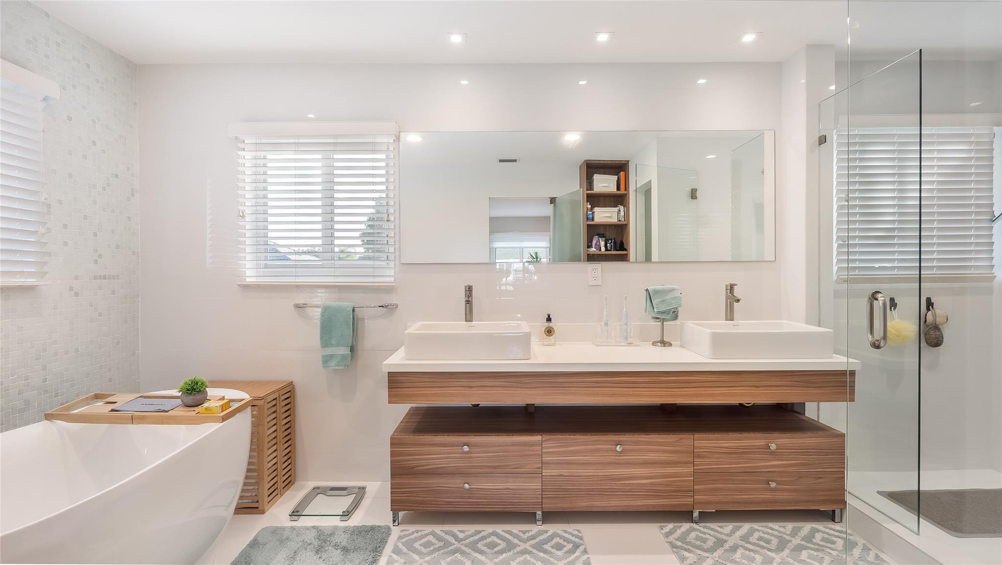 1308 Chenille Cir