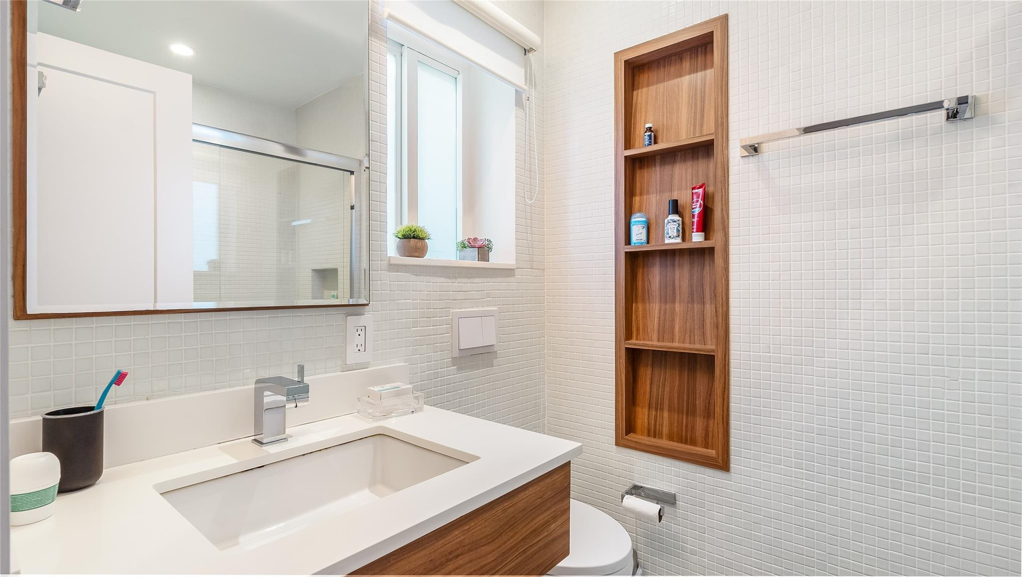 1308 Chenille Cir