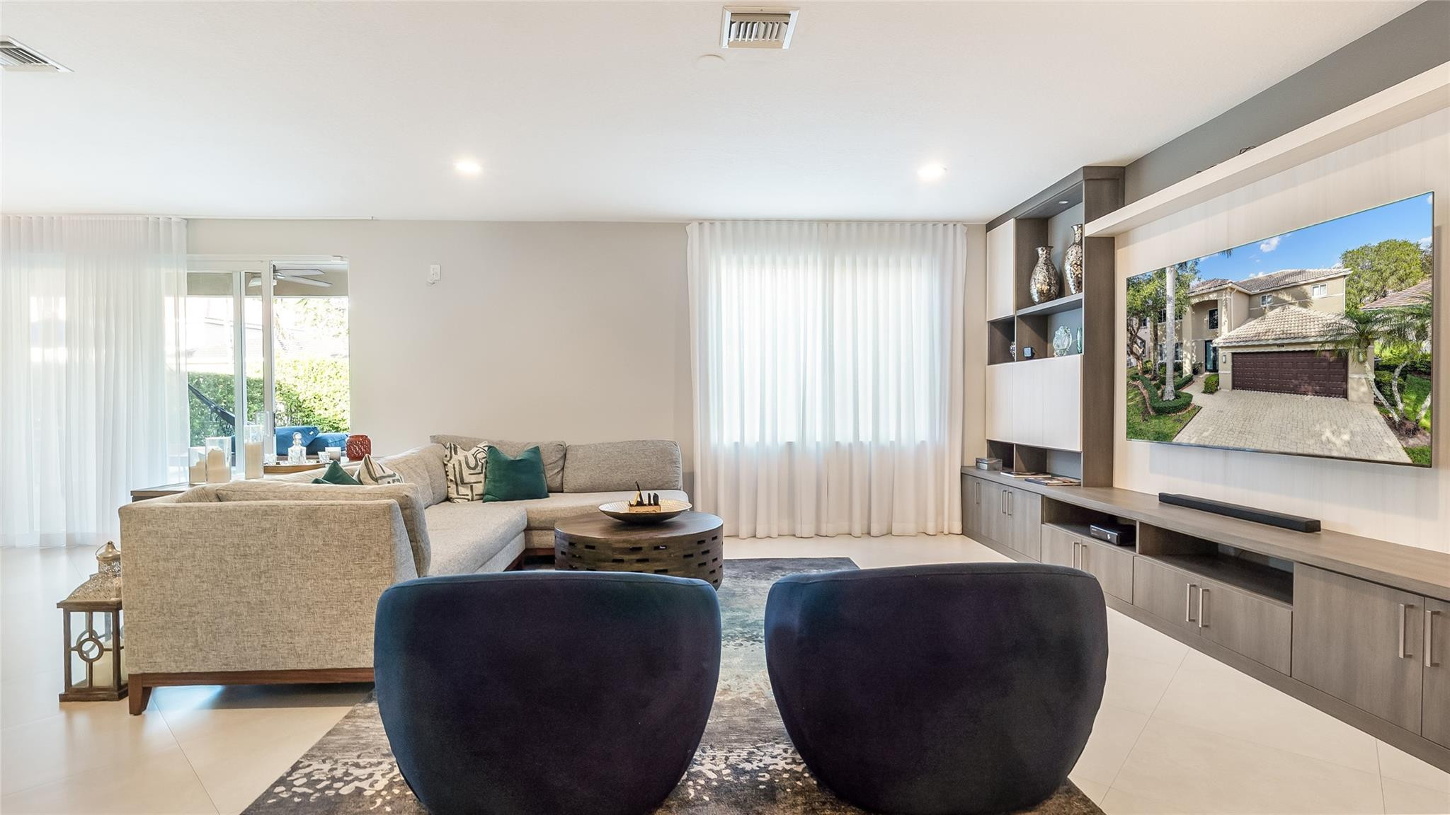 1308 Chenille Cir
