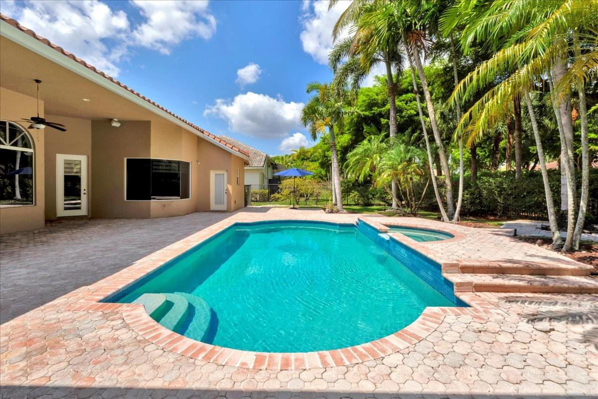 2494 Princeton Ct