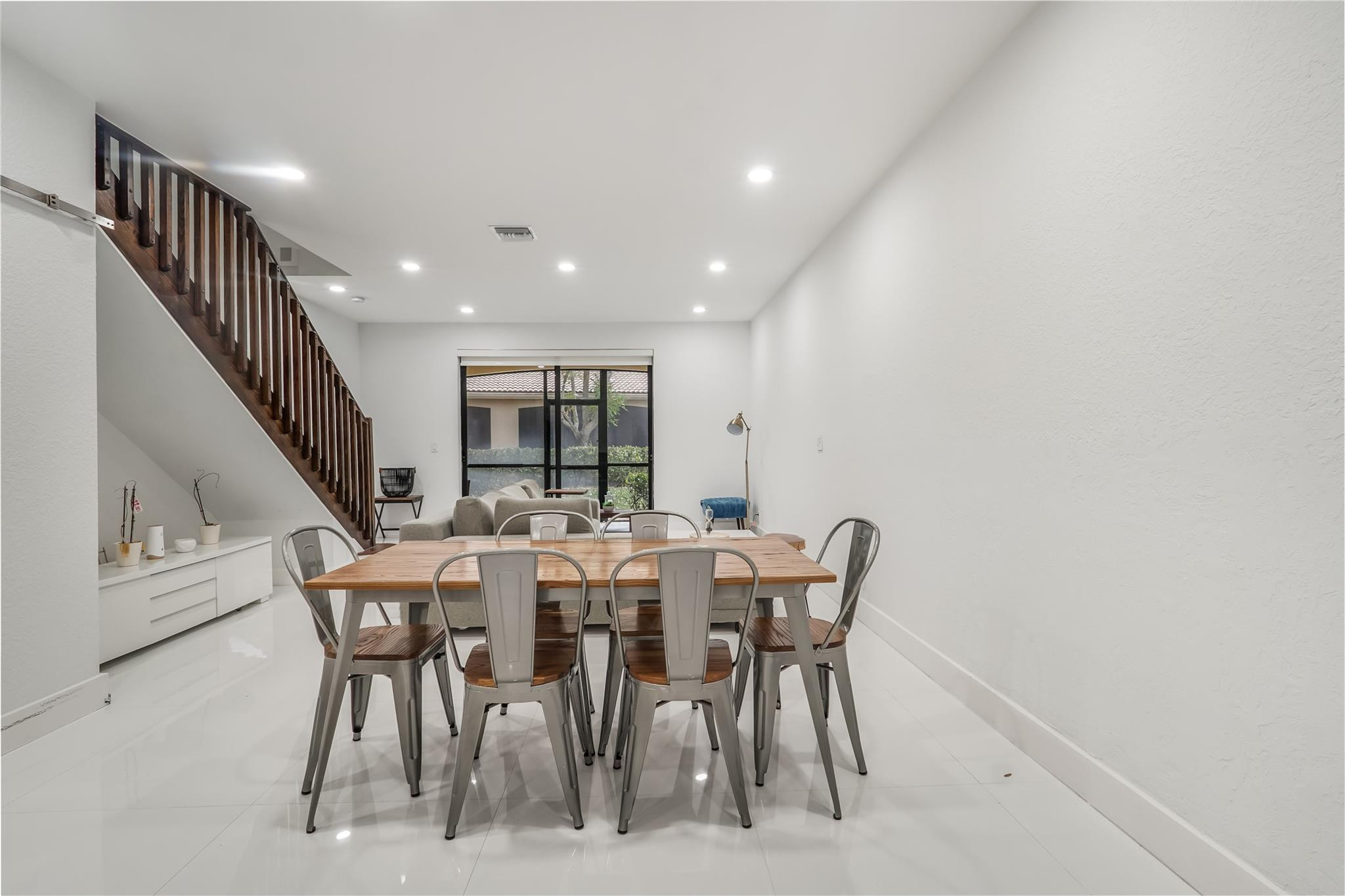 4204 Vineyard Cir