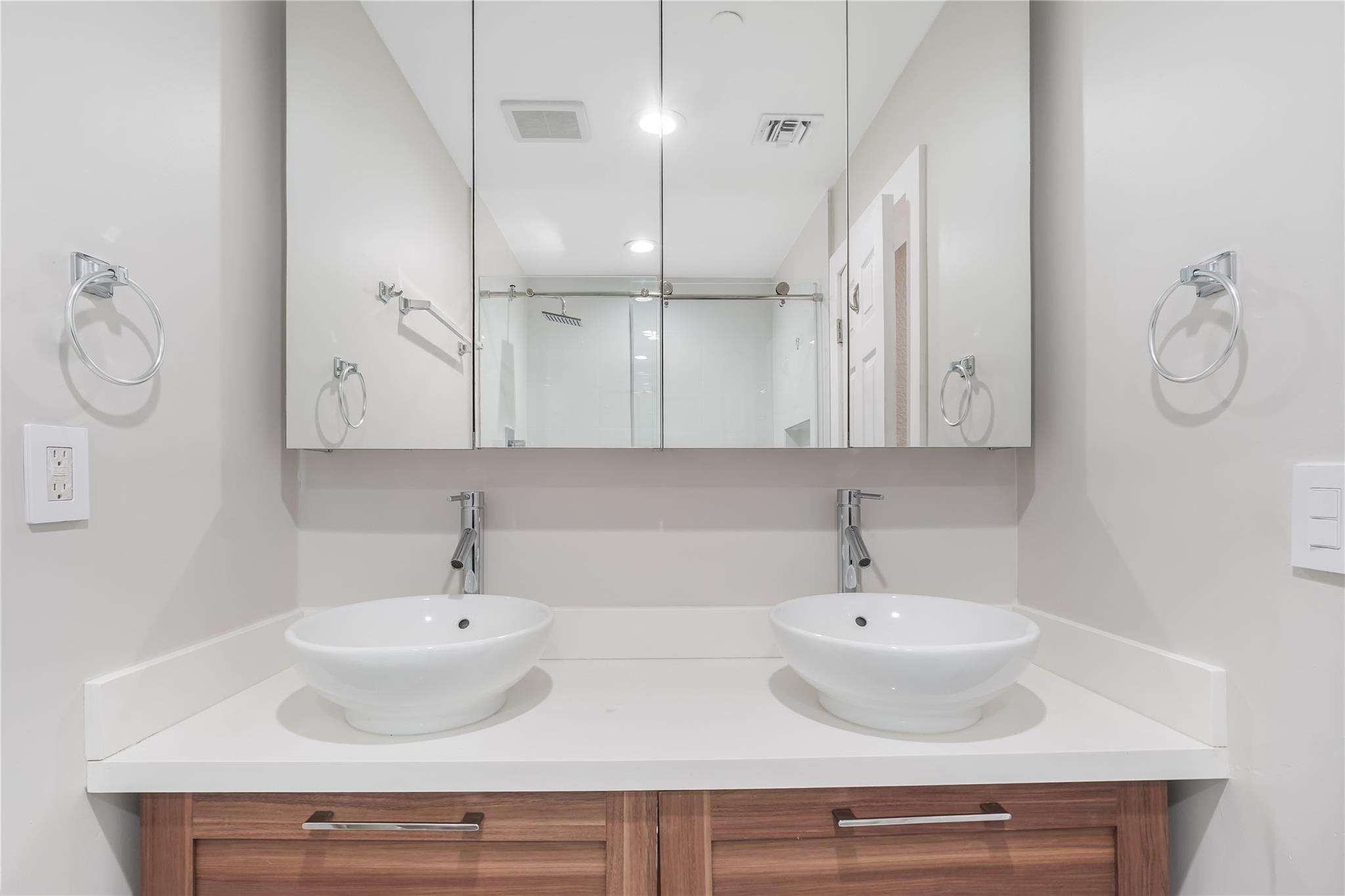 4204 Vineyard Cir