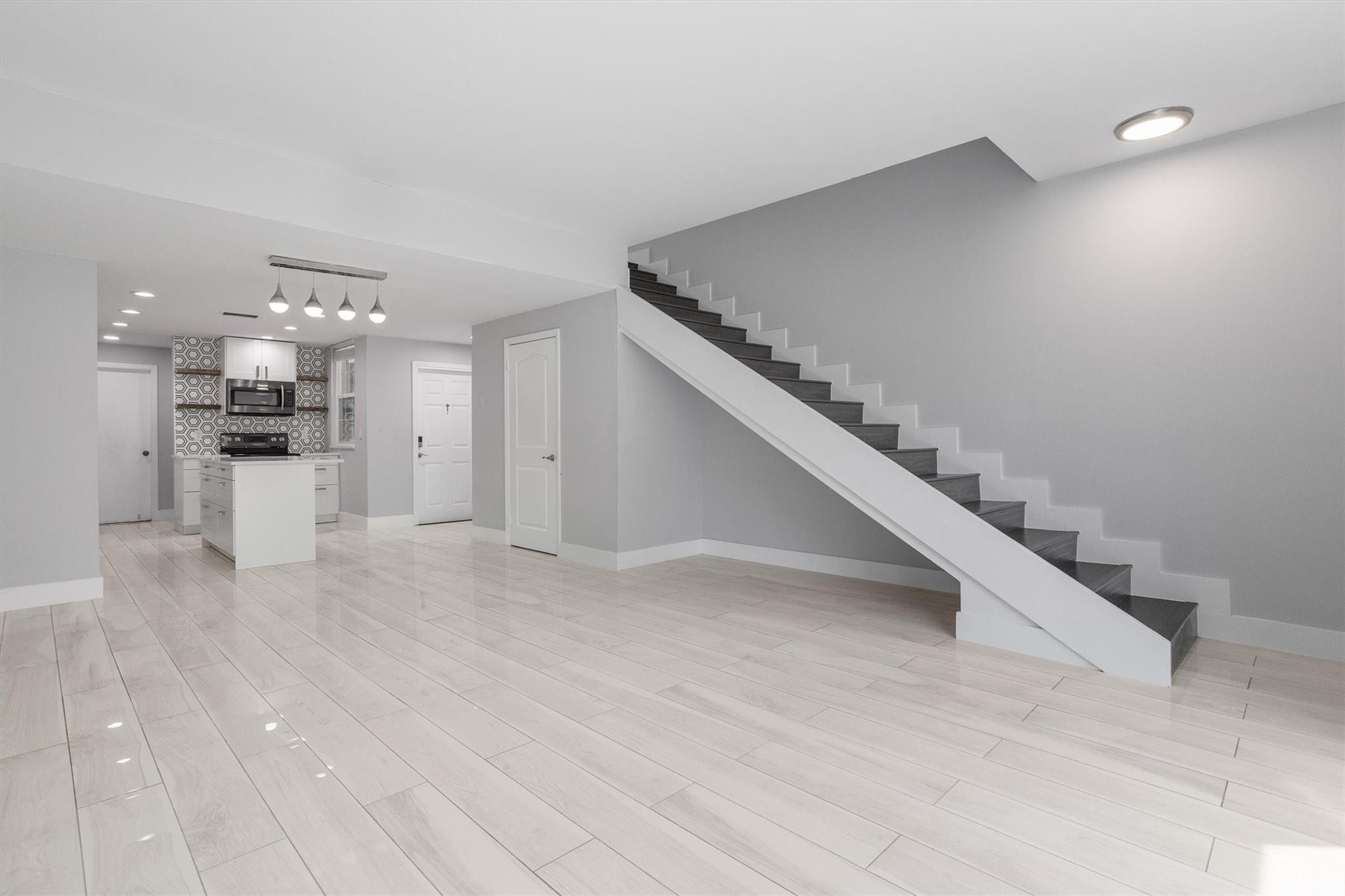 730 Sorrento Dr 730