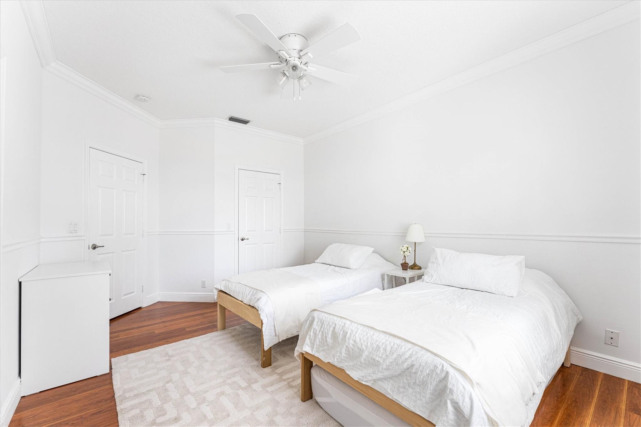 2527 Montclaire Cir