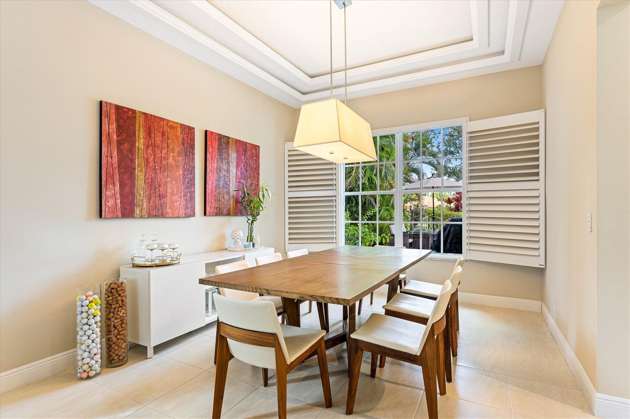 2527 Montclaire Cir